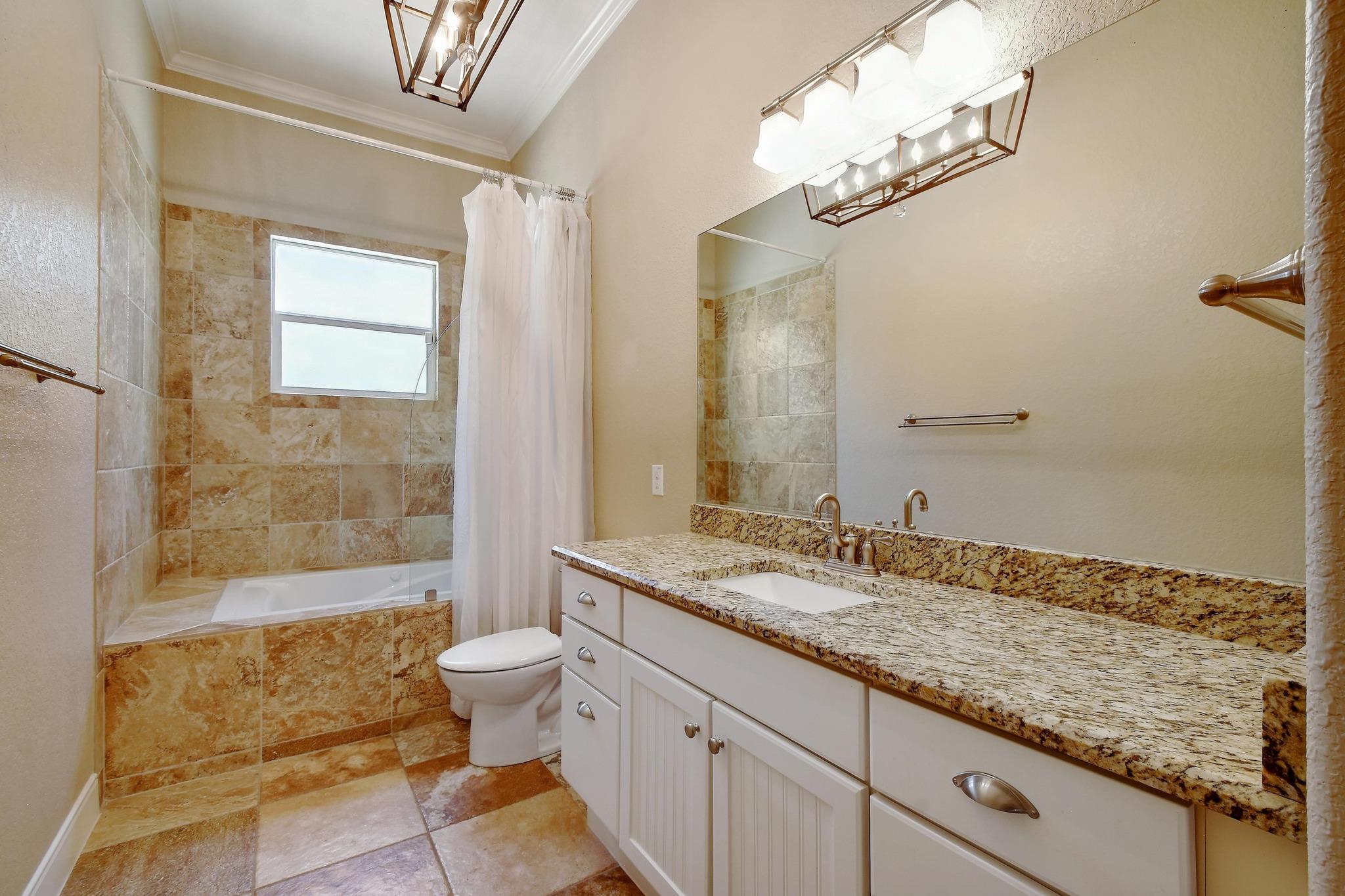 260 N Santa Clara Ave, New Braunfels, TX 78130