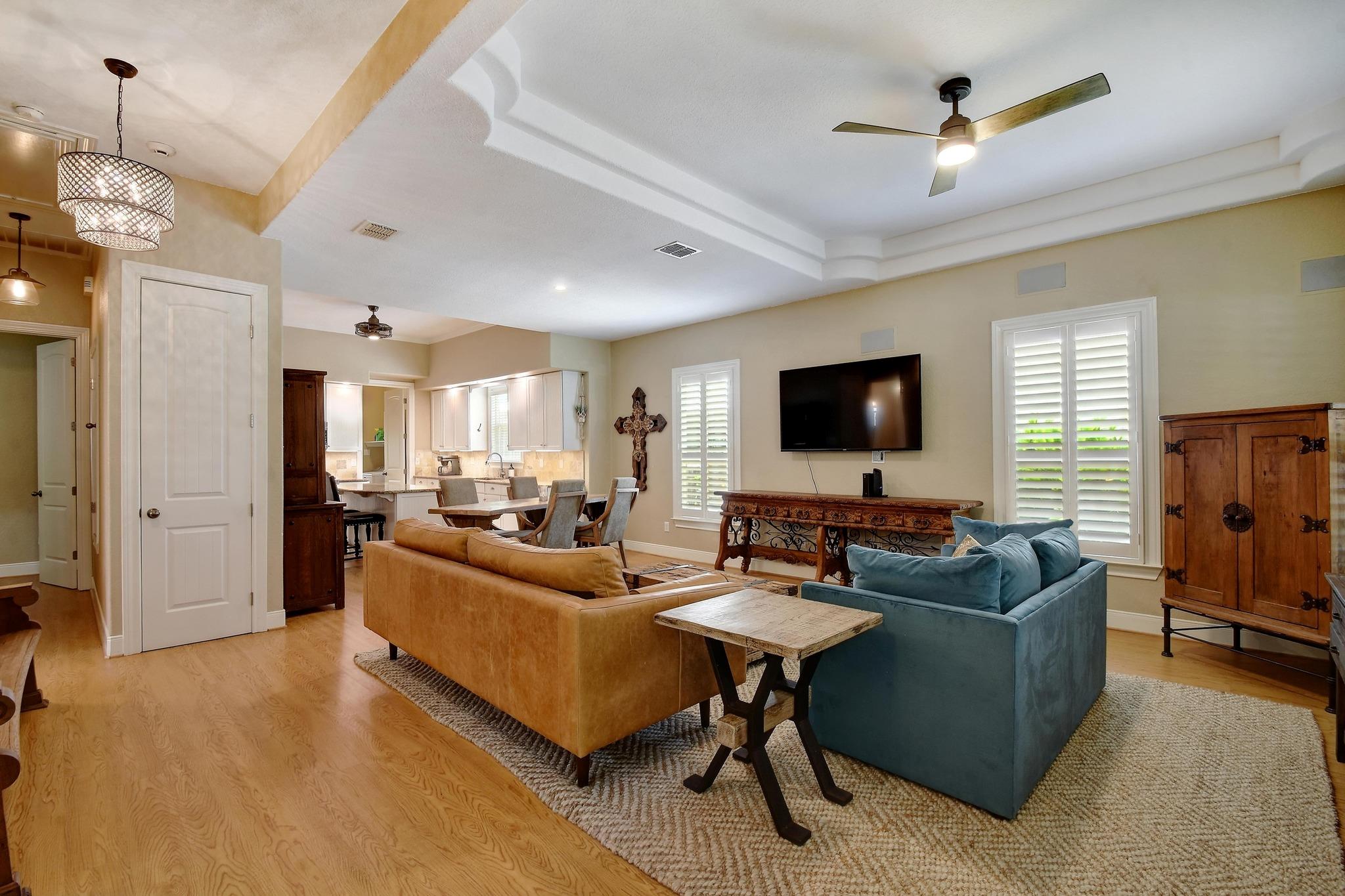 260 N Santa Clara Ave, New Braunfels, TX 78130