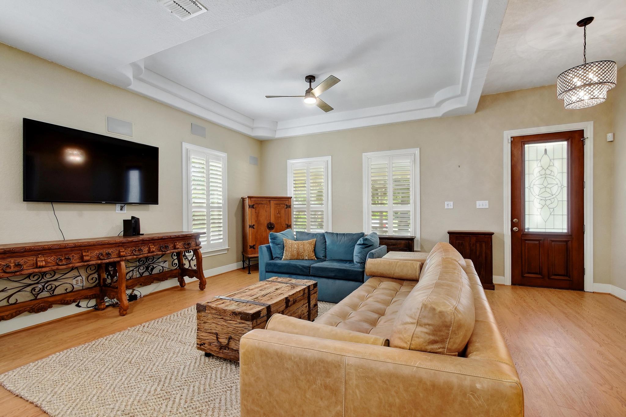 260 N Santa Clara Ave, New Braunfels, TX 78130