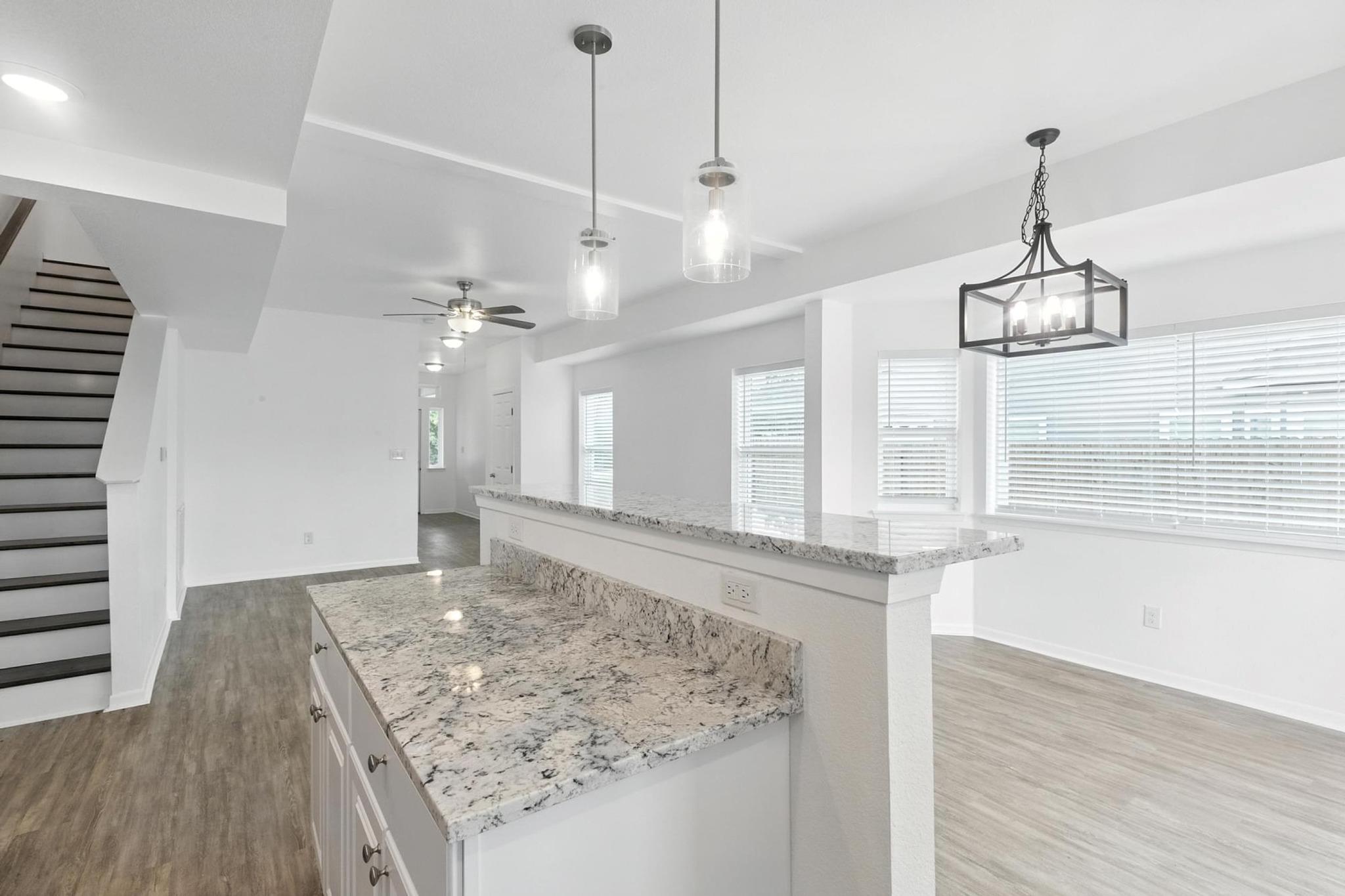 1004 Fannin St E, Luling, TX 78648