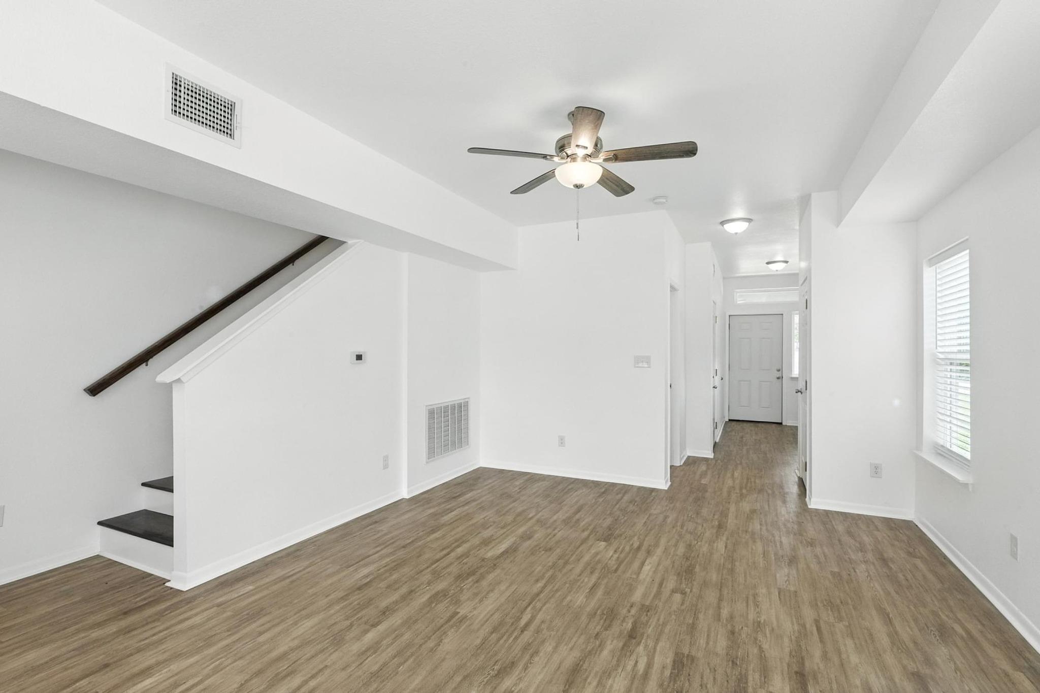 1004 Fannin St E, Luling, TX 78648