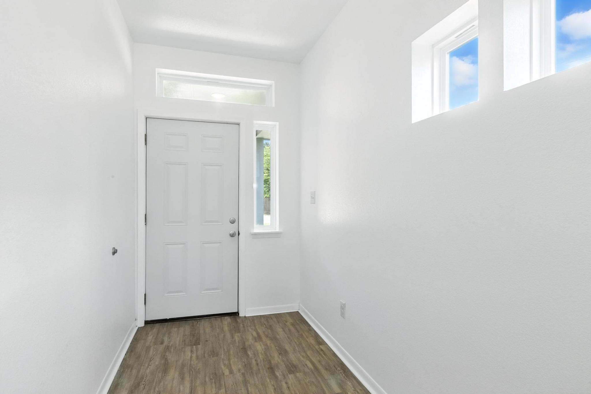 1004 Fannin St E, Luling, TX 78648