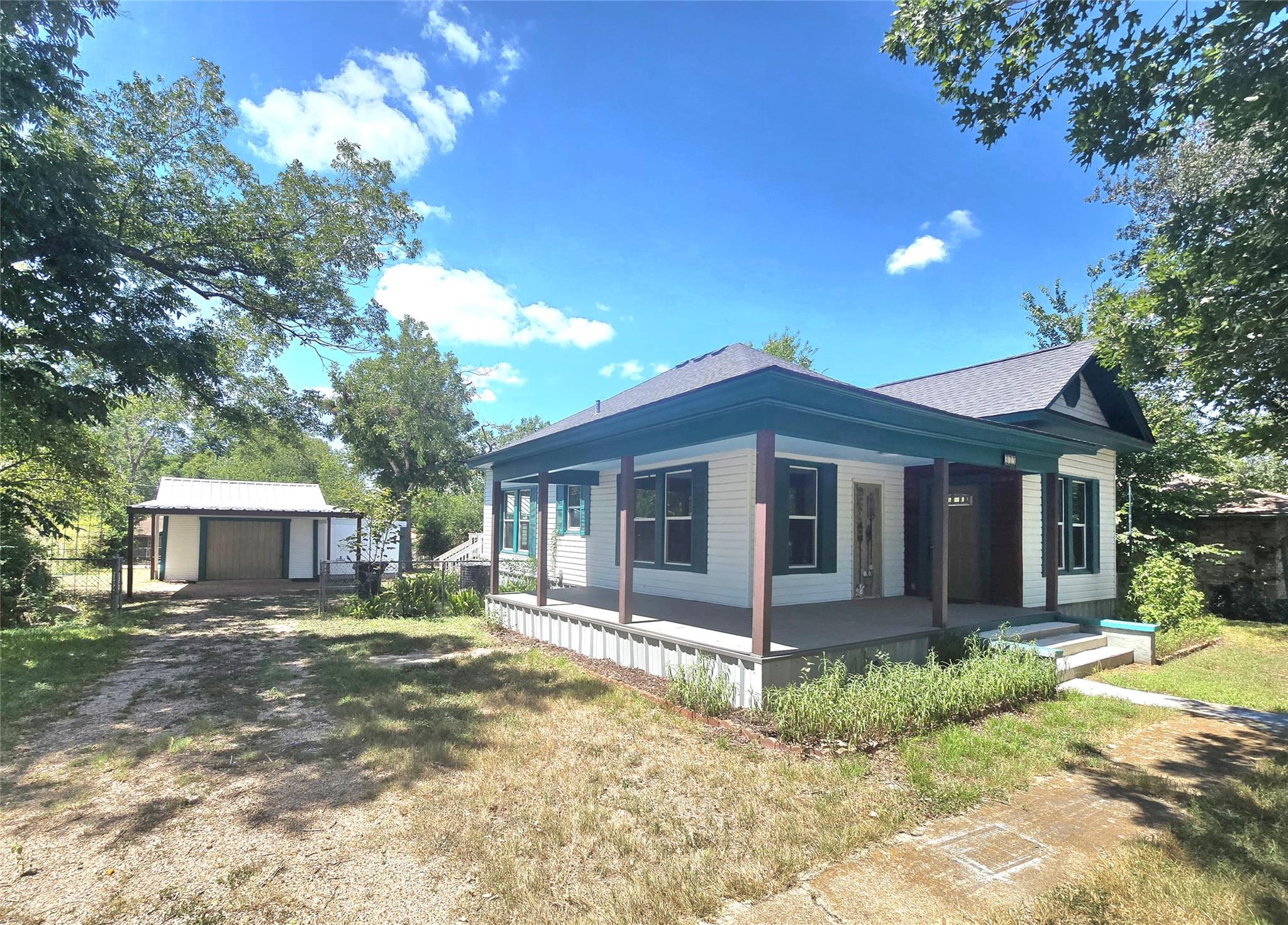 429 N Main St, Rockdale, TX 76567
