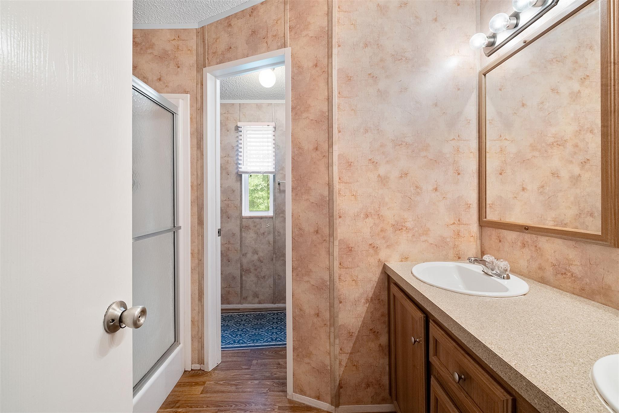 1231 Peach Creek Rd, Waelder, TX 78959