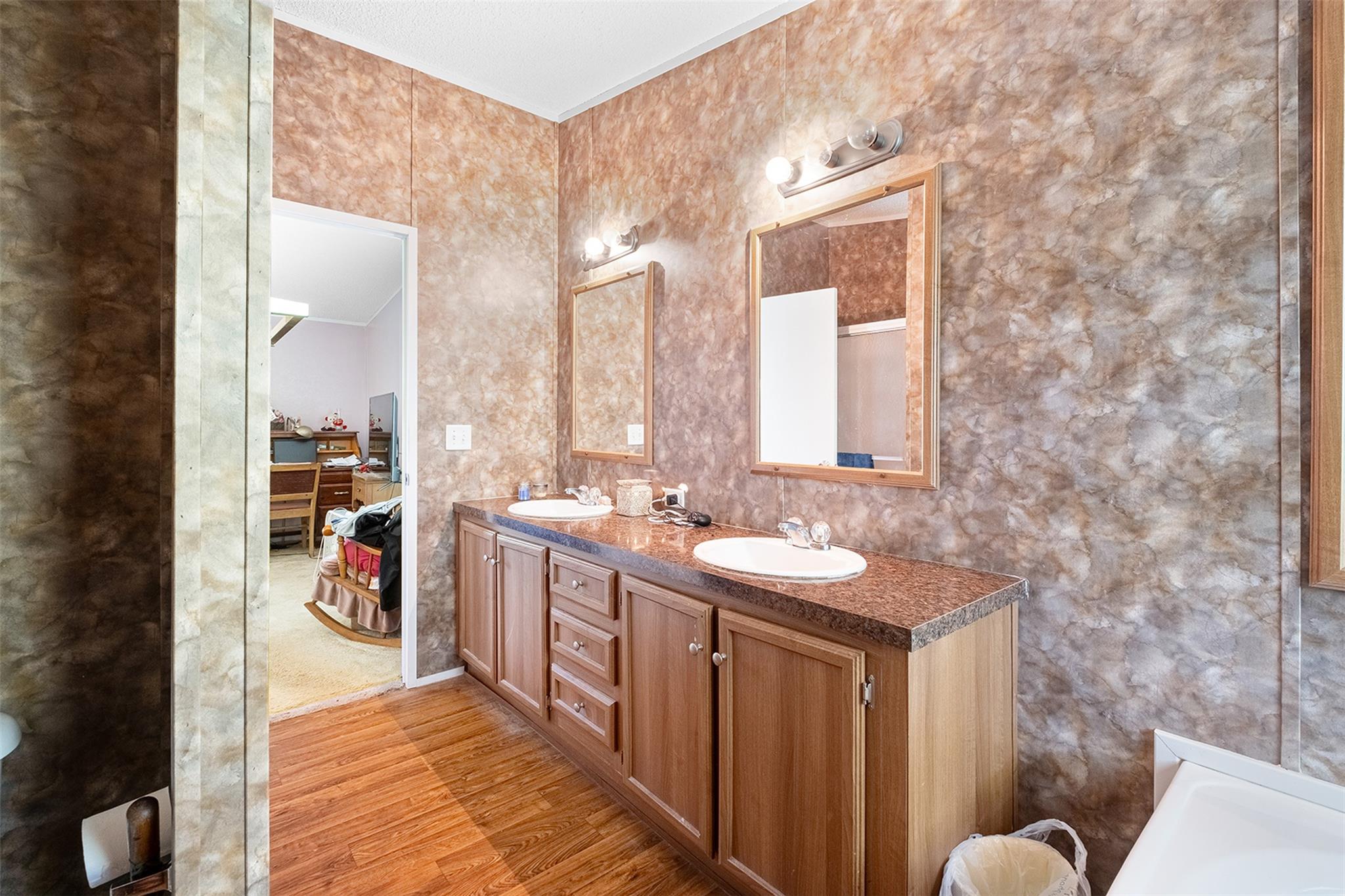 1231 Peach Creek Rd, Waelder, TX 78959