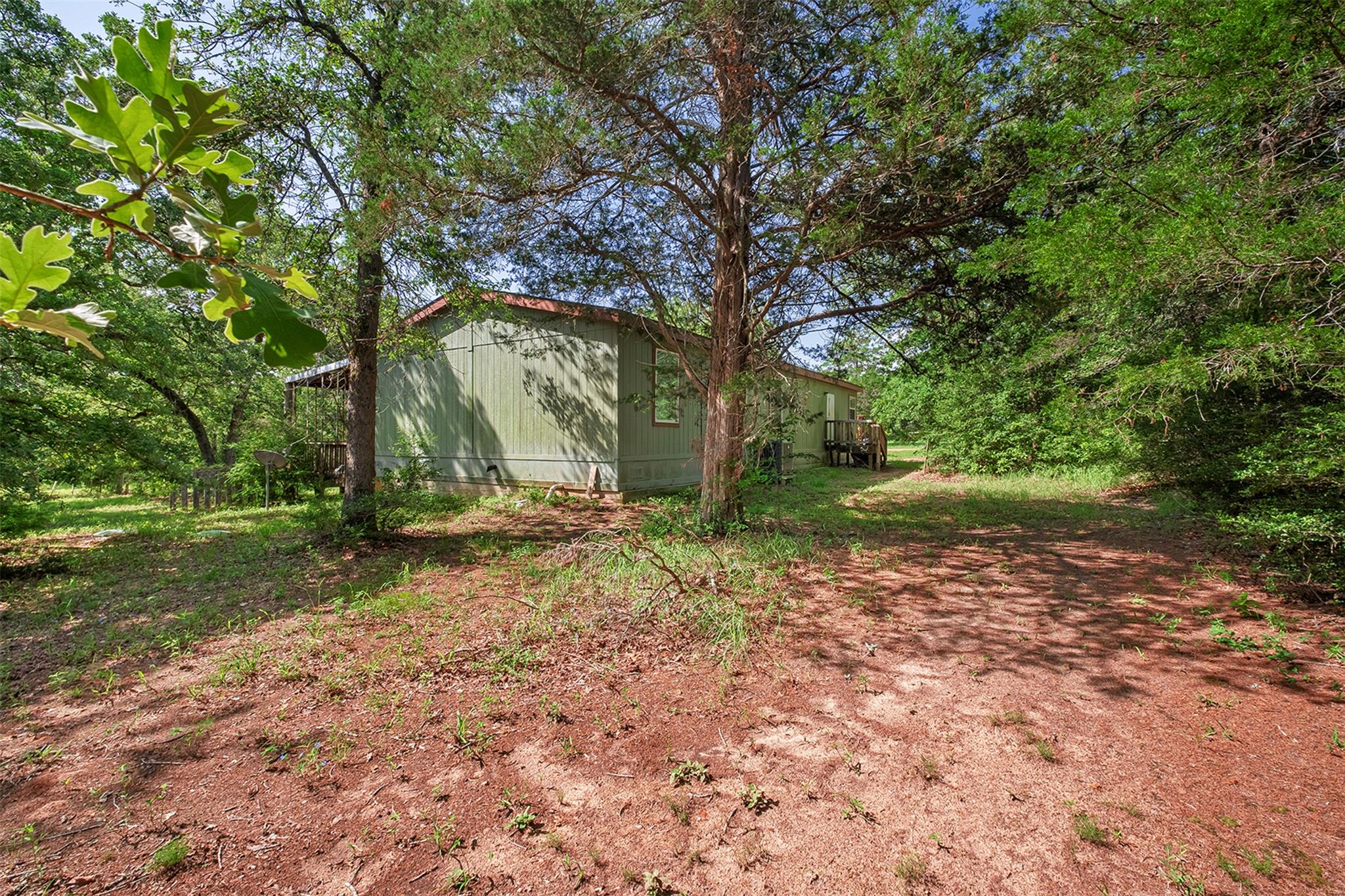 1231 Peach Creek Rd, Waelder, TX 78959