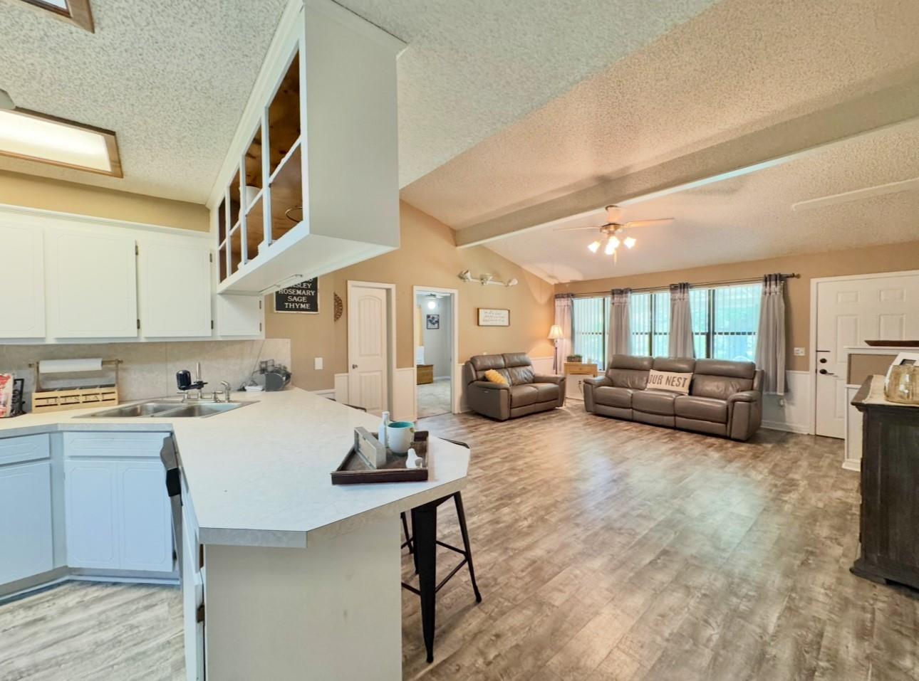 702 Pleasant Grove Rd, Elgin, TX 78621