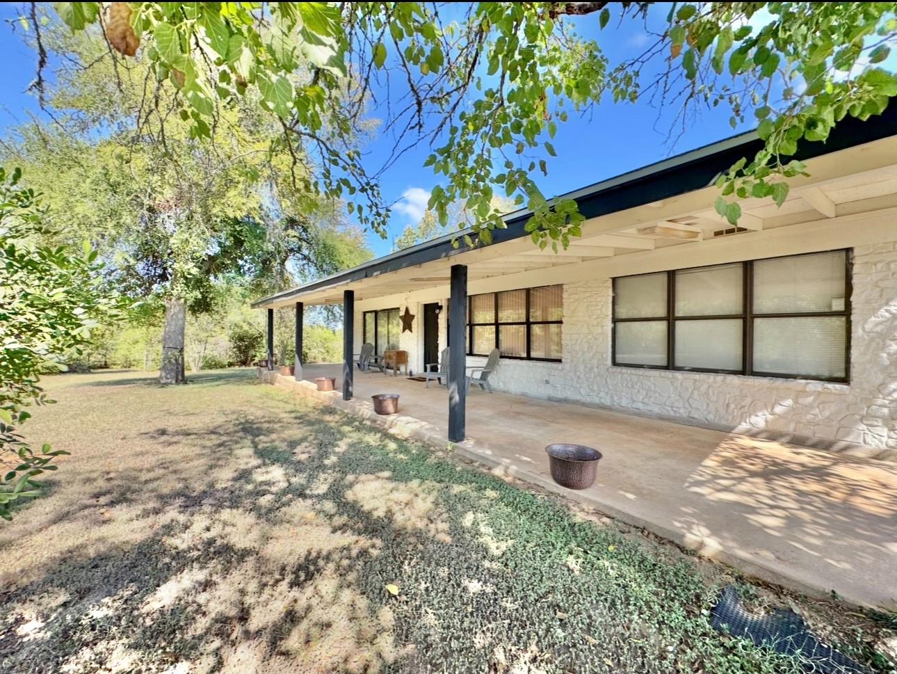 702 Pleasant Grove Rd, Elgin, TX 78621