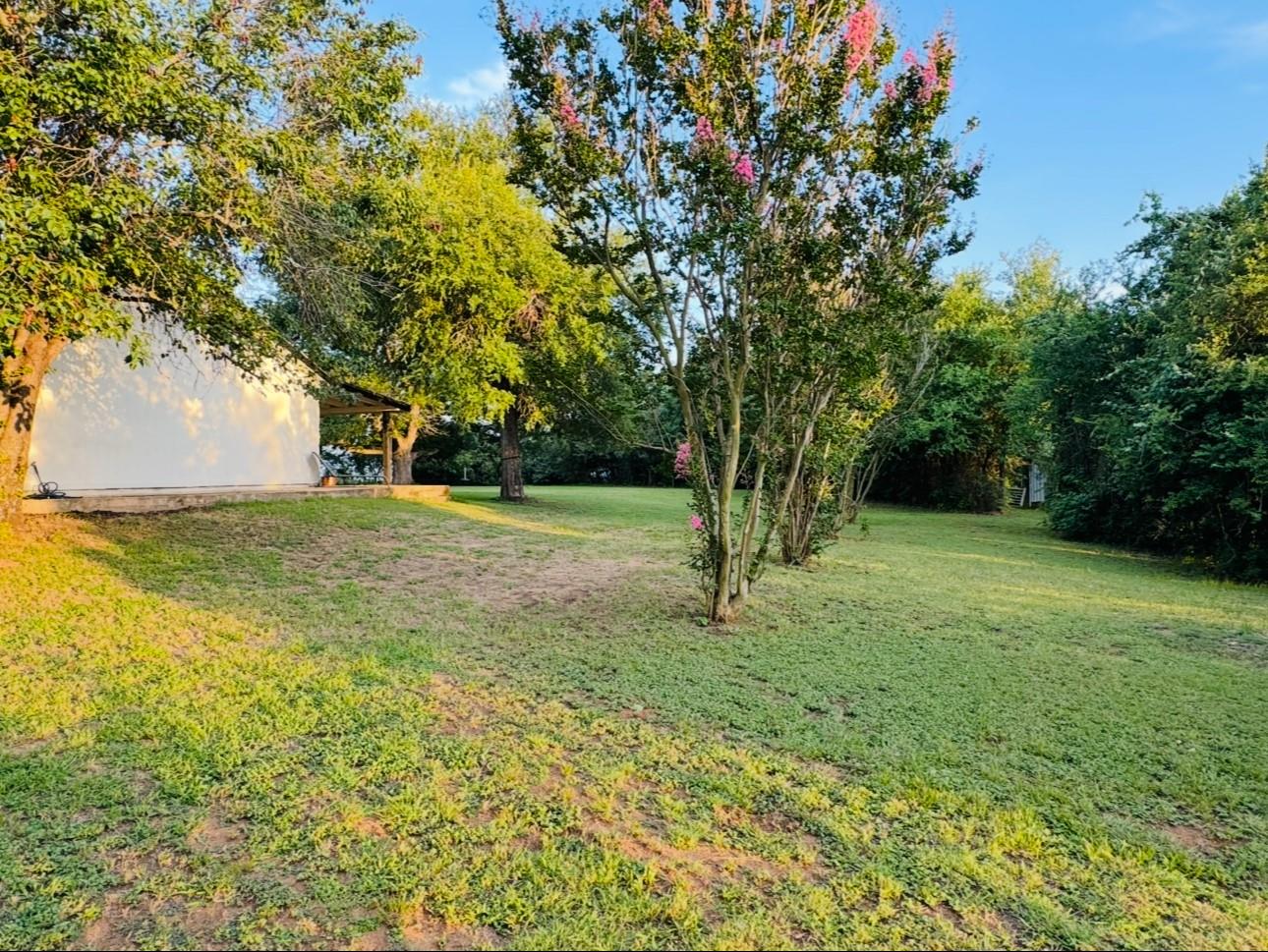 702 Pleasant Grove Rd, Elgin, TX 78621