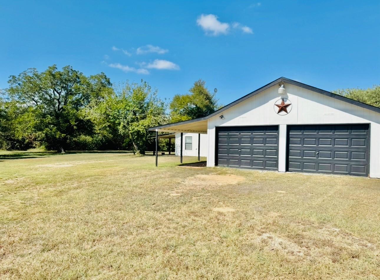 702 Pleasant Grove Rd, Elgin, TX 78621