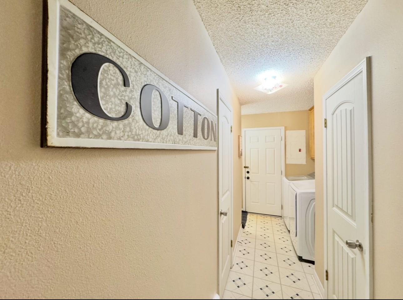 702 Pleasant Grove Rd, Elgin, TX 78621