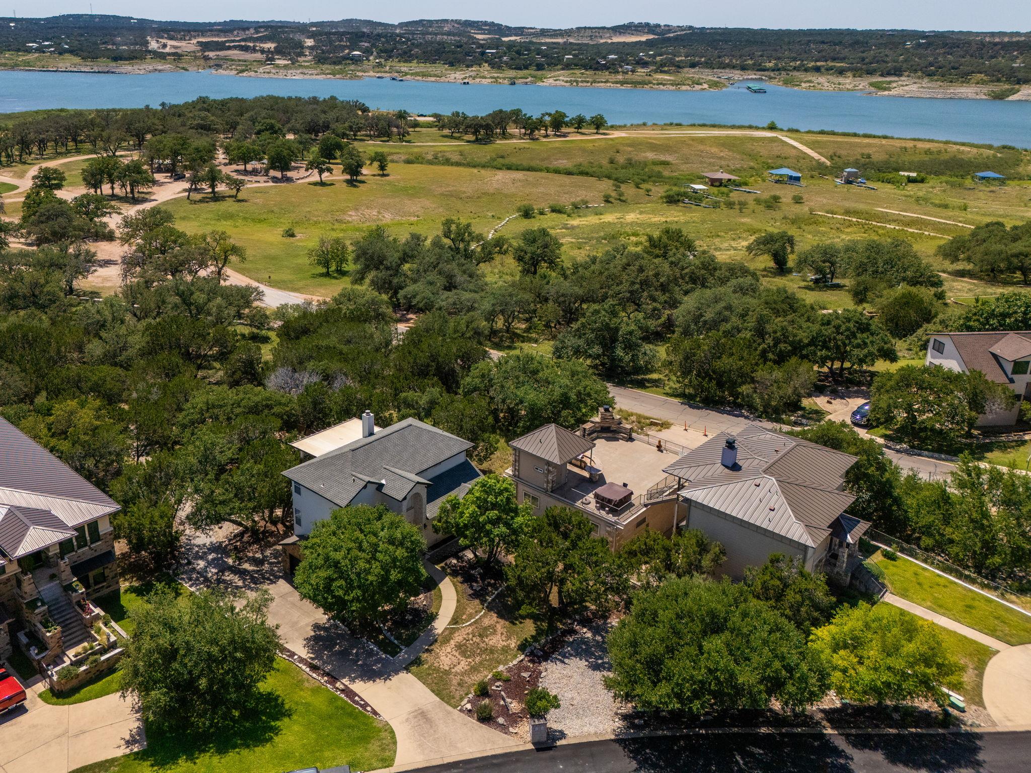 704 Deckhouse Dr, Lago Vista, TX 78645