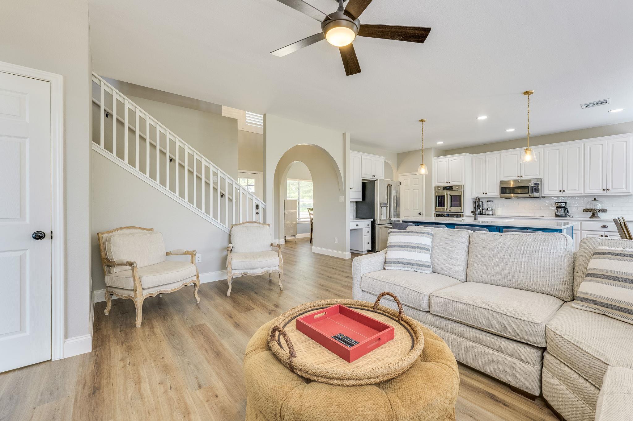 704 Deckhouse Dr, Lago Vista, TX 78645