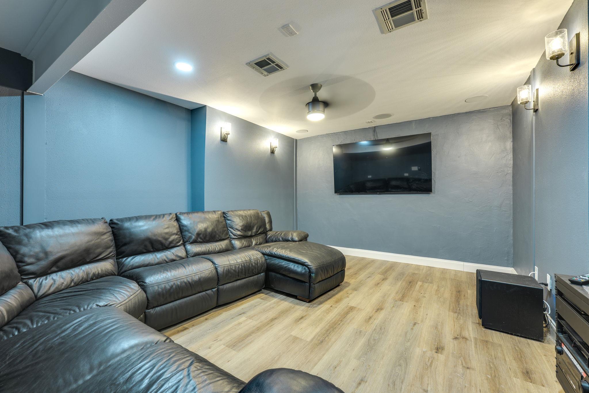 704 Deckhouse Dr, Lago Vista, TX 78645