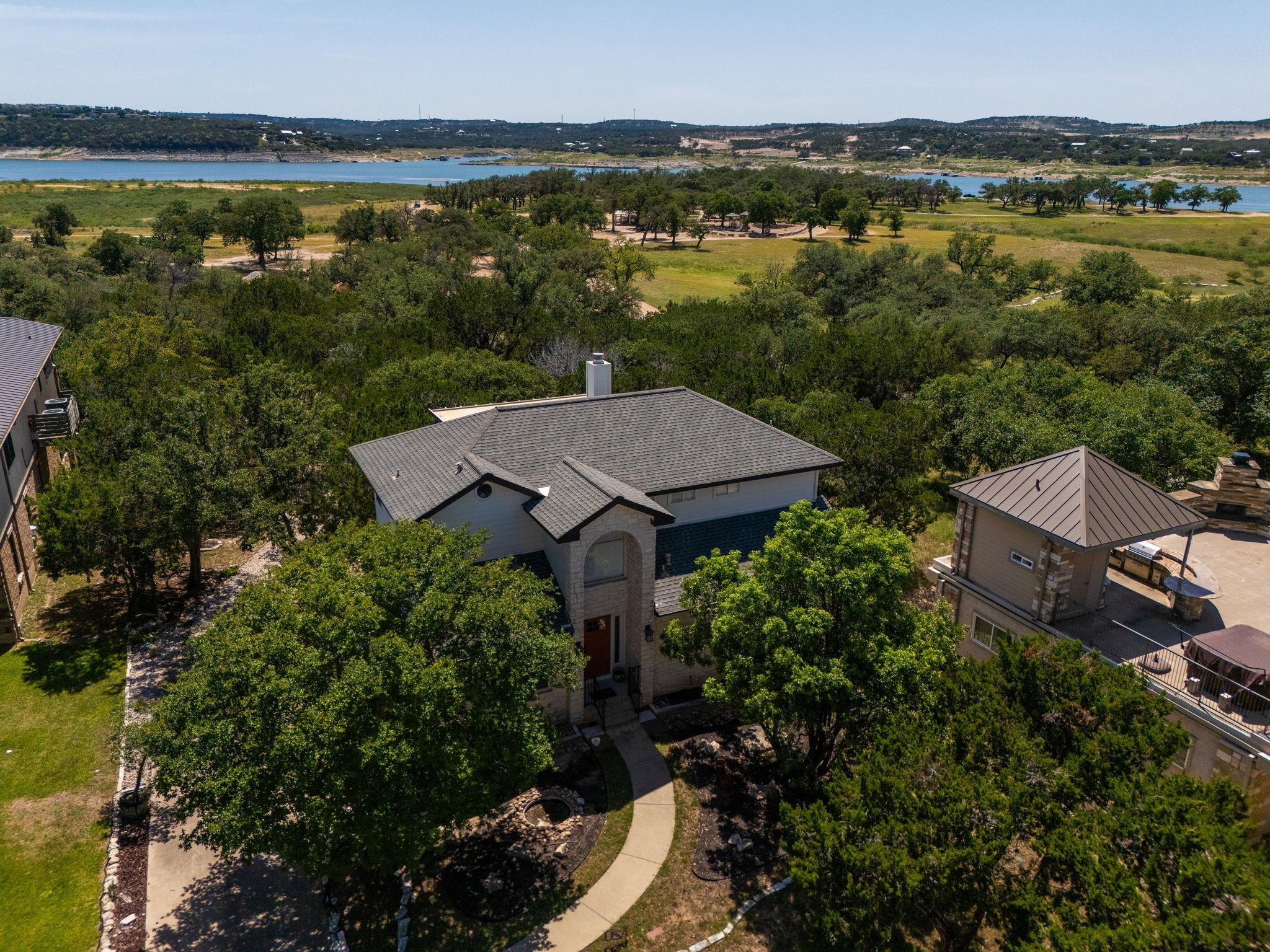 704 Deckhouse Dr, Lago Vista, TX 78645