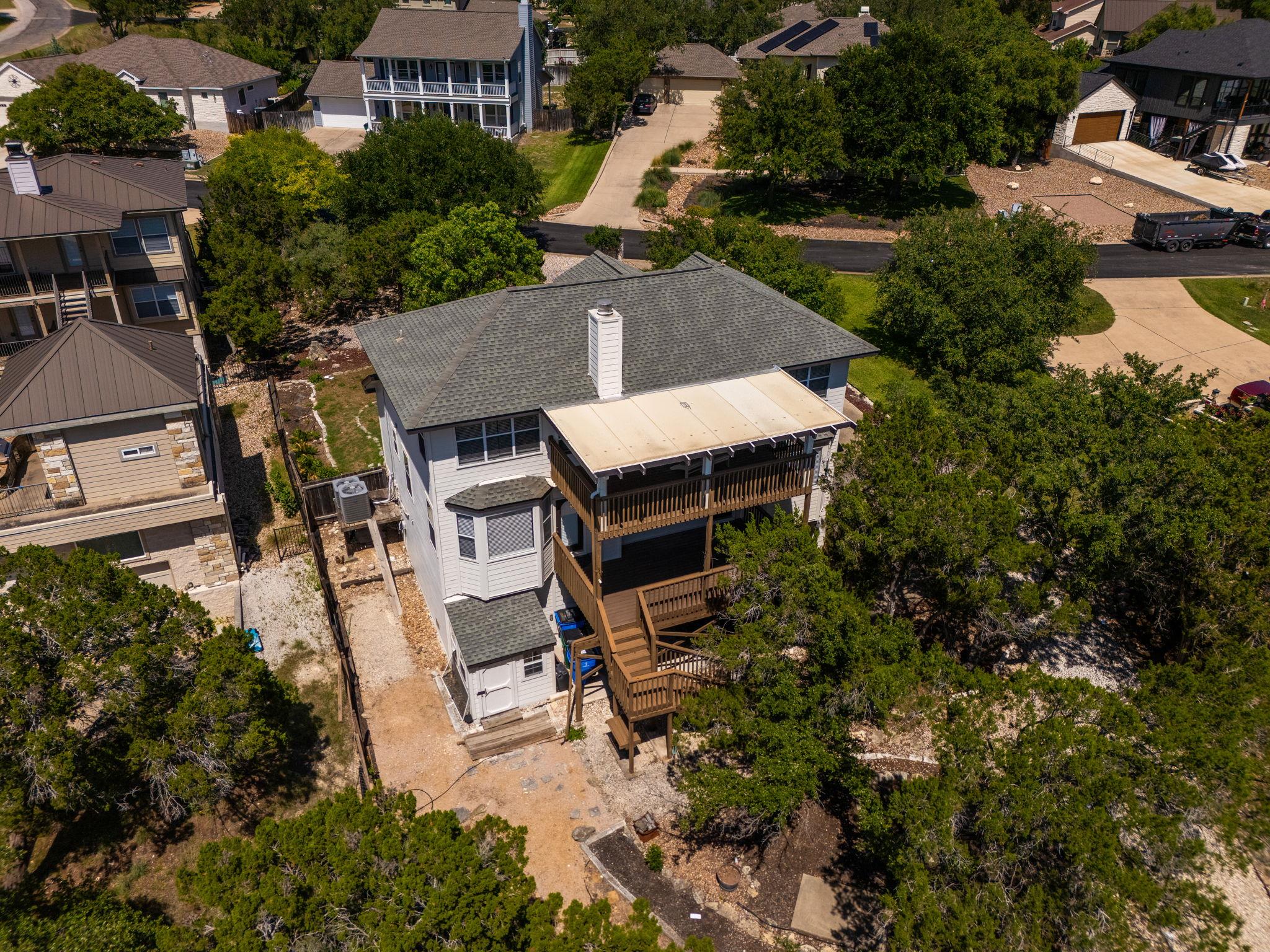 704 Deckhouse Dr, Lago Vista, TX 78645
