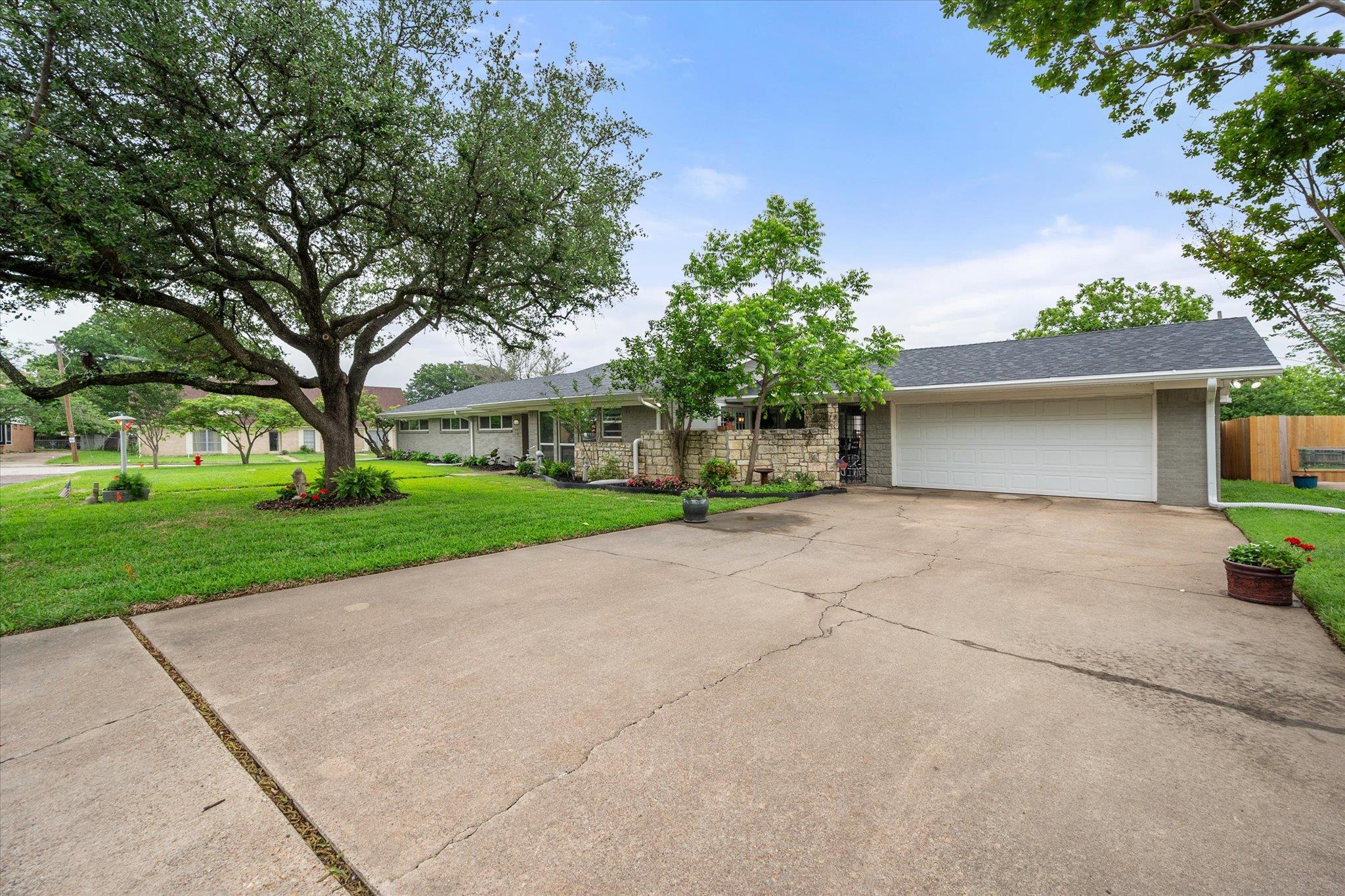 1410 Hummingbird Dr, Hillsboro, TX 76645
