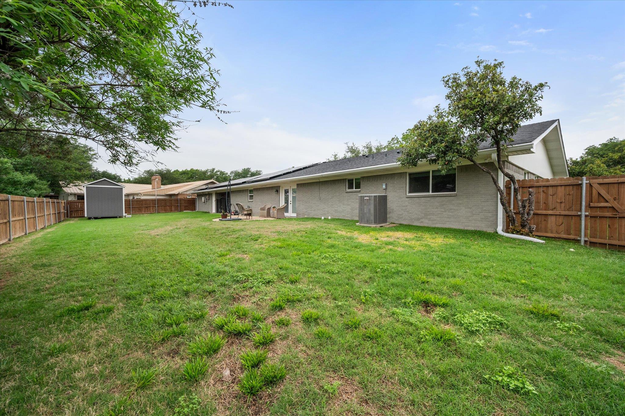 1410 Hummingbird Dr, Hillsboro, TX 76645
