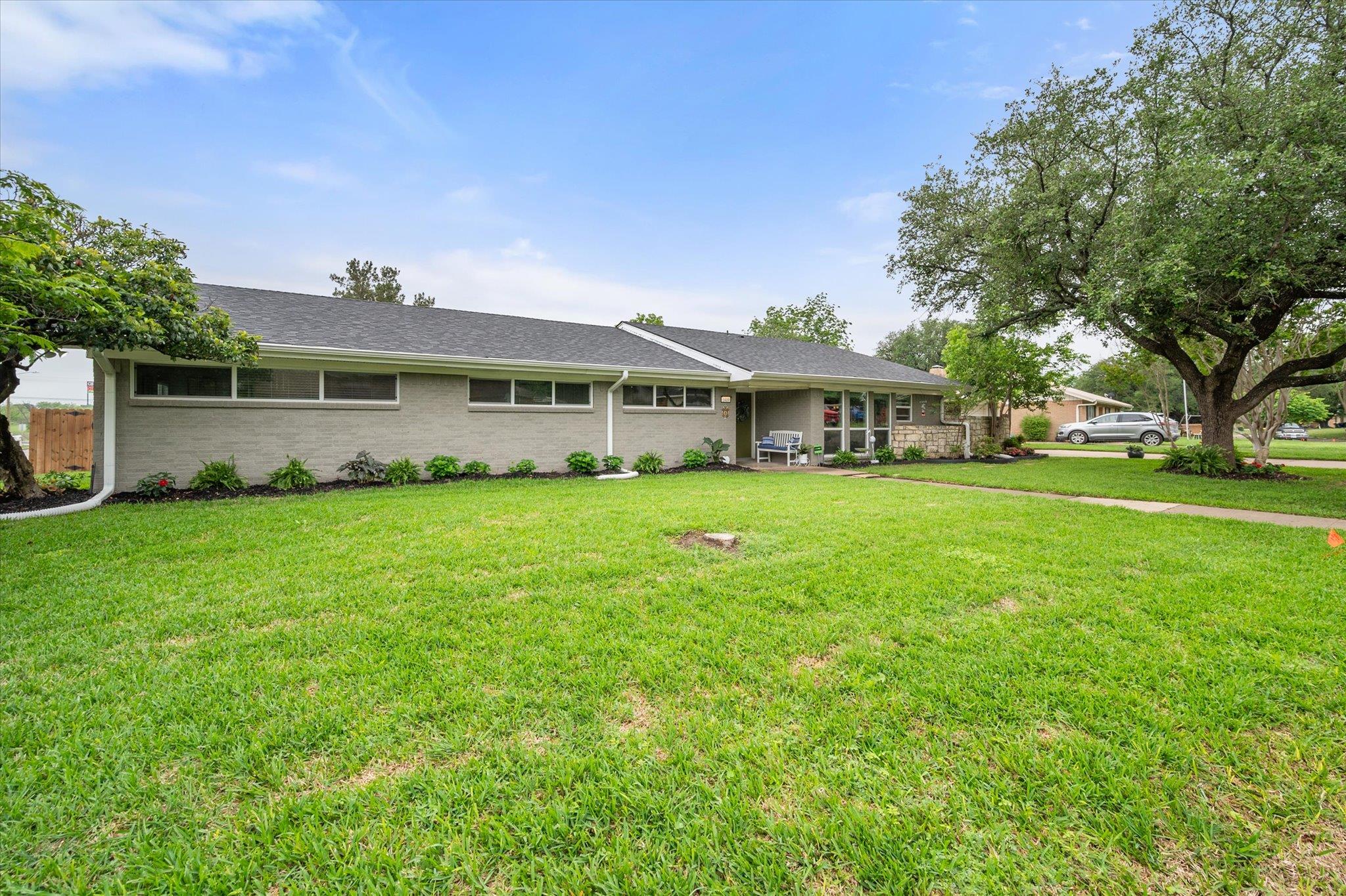 1410 Hummingbird Dr, Hillsboro, TX 76645