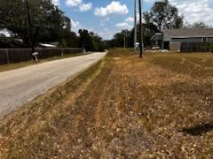 1617 Old Mcmahan Trl, Lockhart, TX 78644