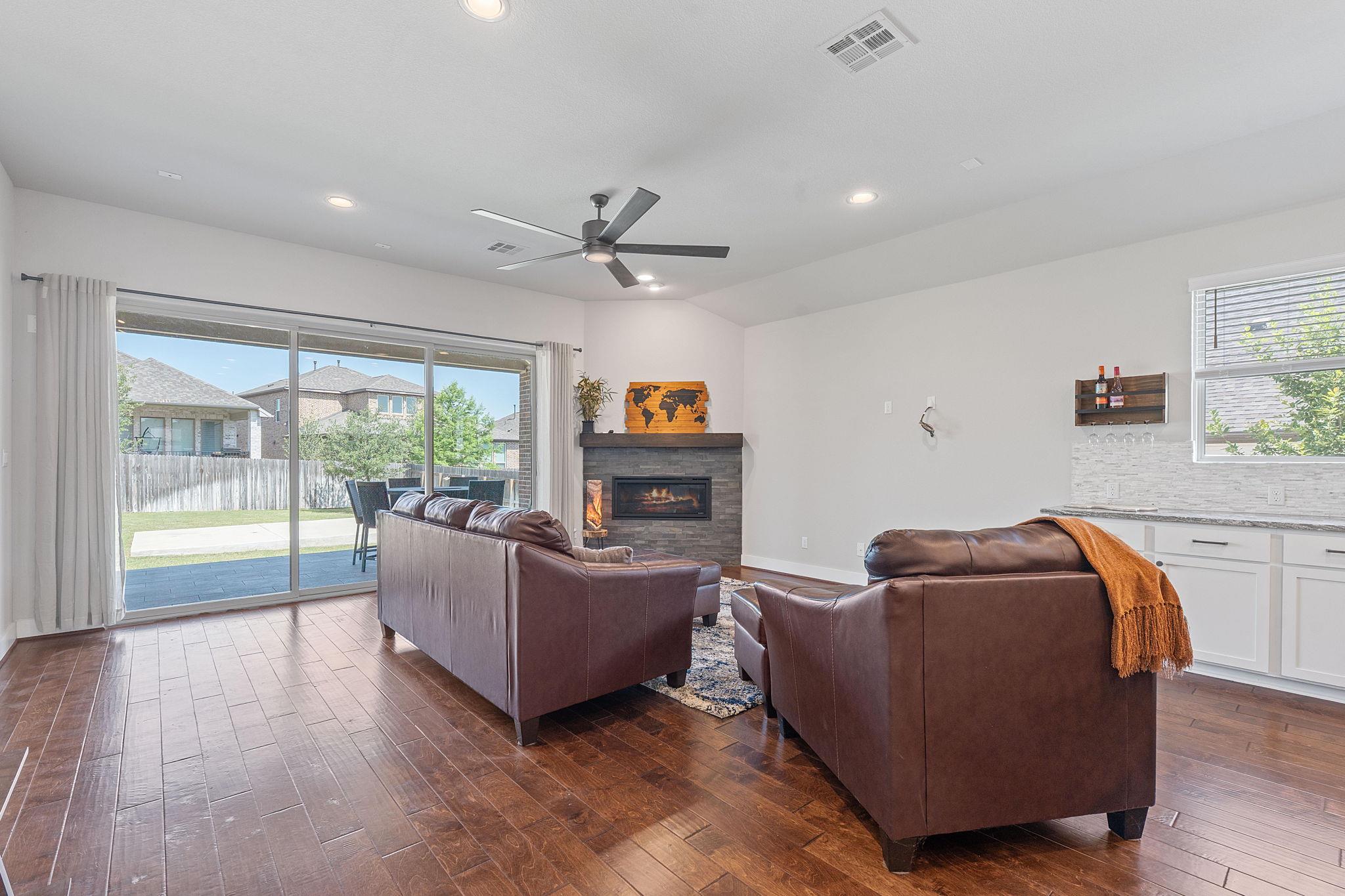 164 Mary Cornelia Cv, Buda, TX 78610