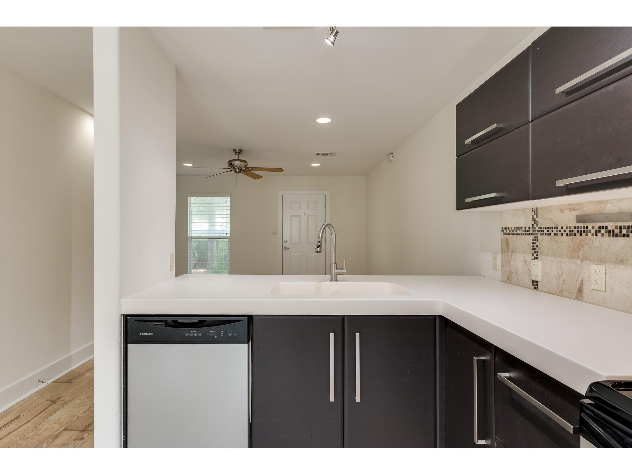 1101 Grove Blvd # 102, Austin, TX 78741