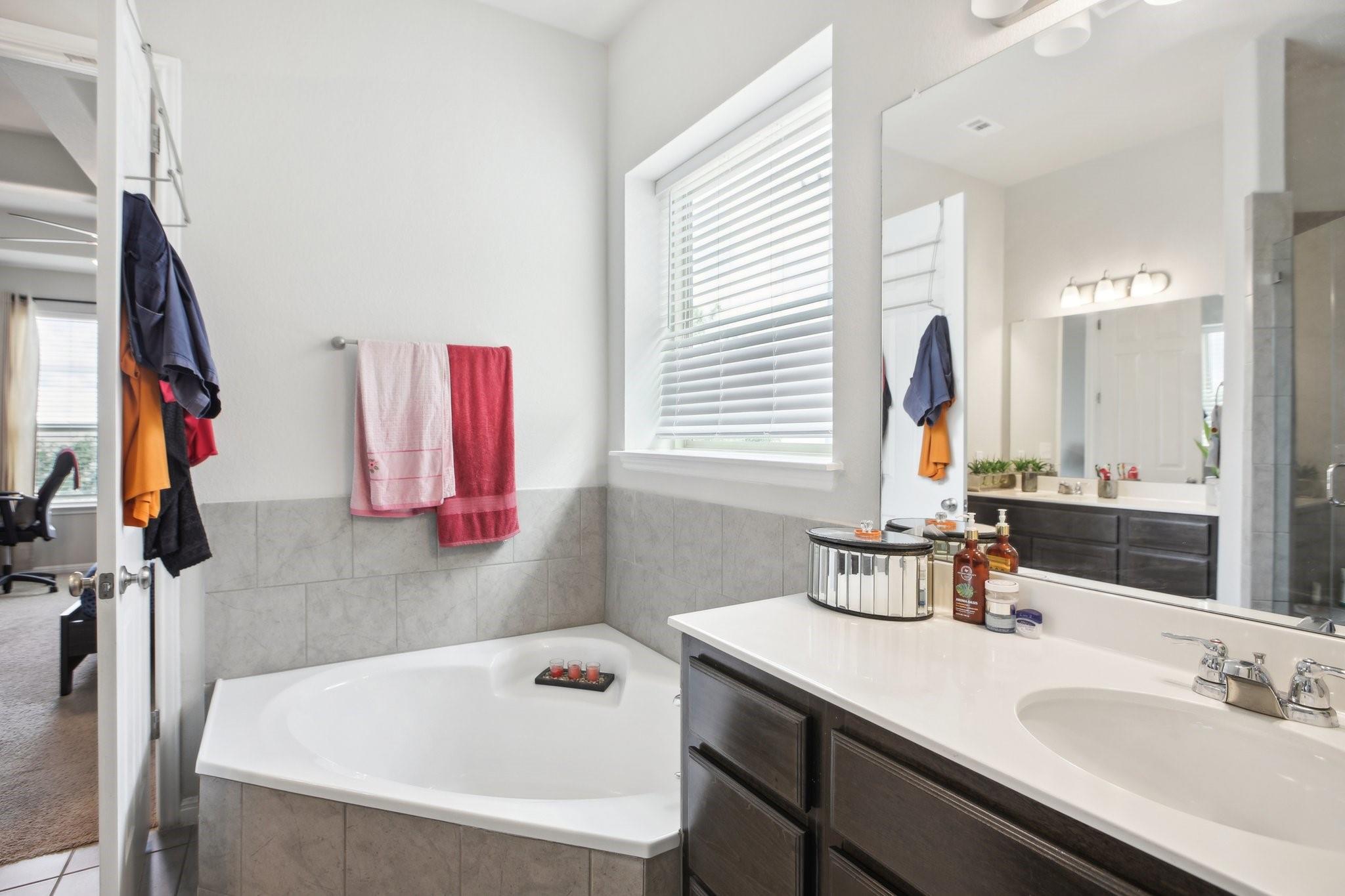 802 Clearwell St, Cedar Park, TX 78613