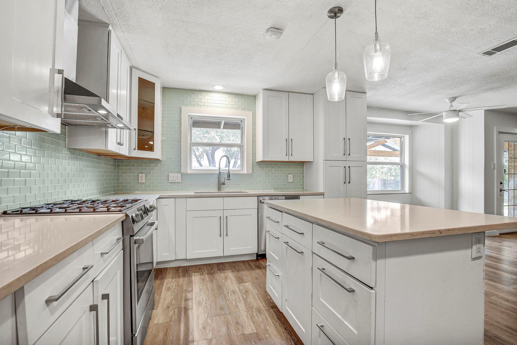 908 Hollybluff St, Austin, TX 78753