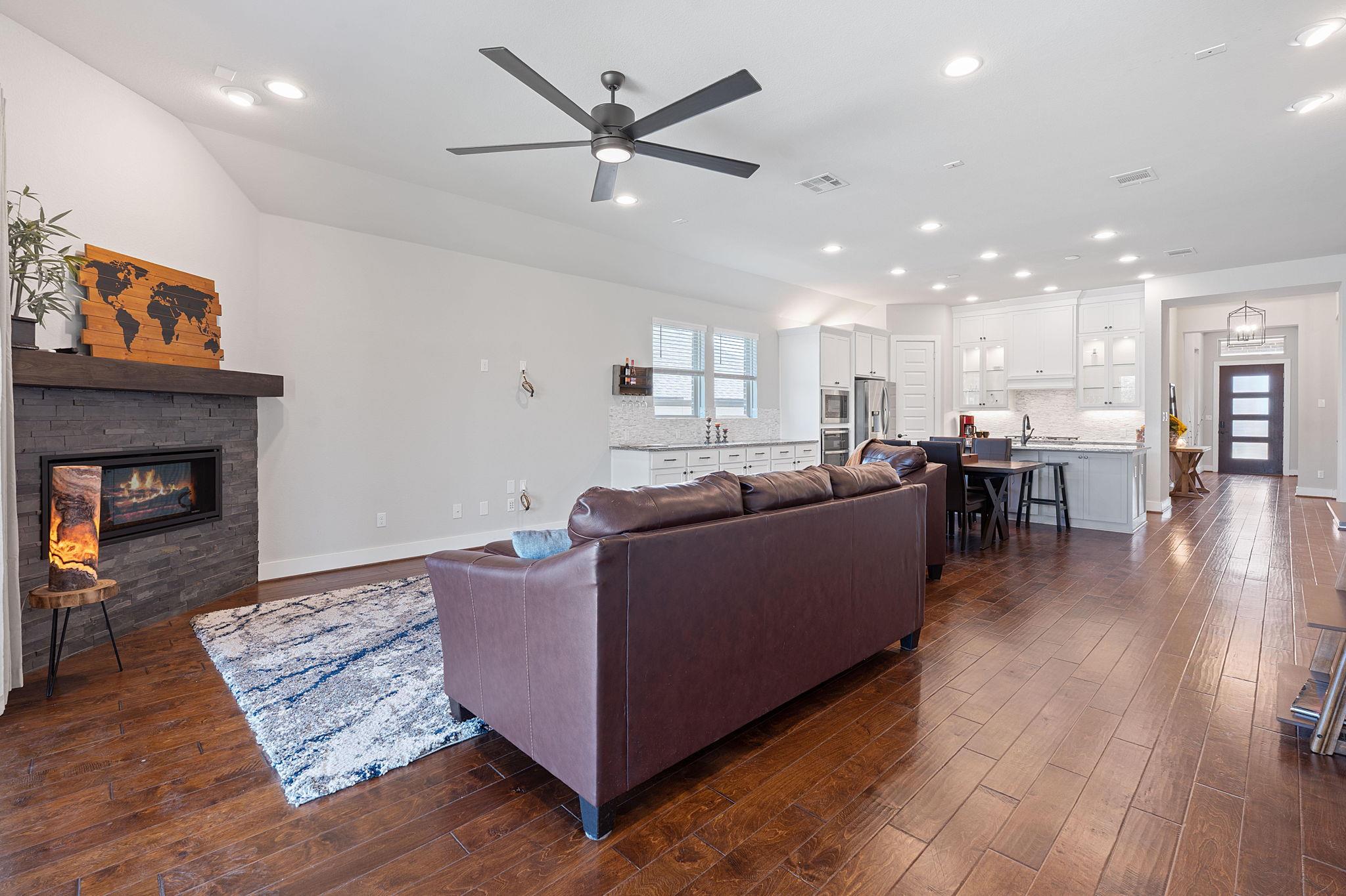 164 Mary Cornelia Cv, Buda, TX 78610