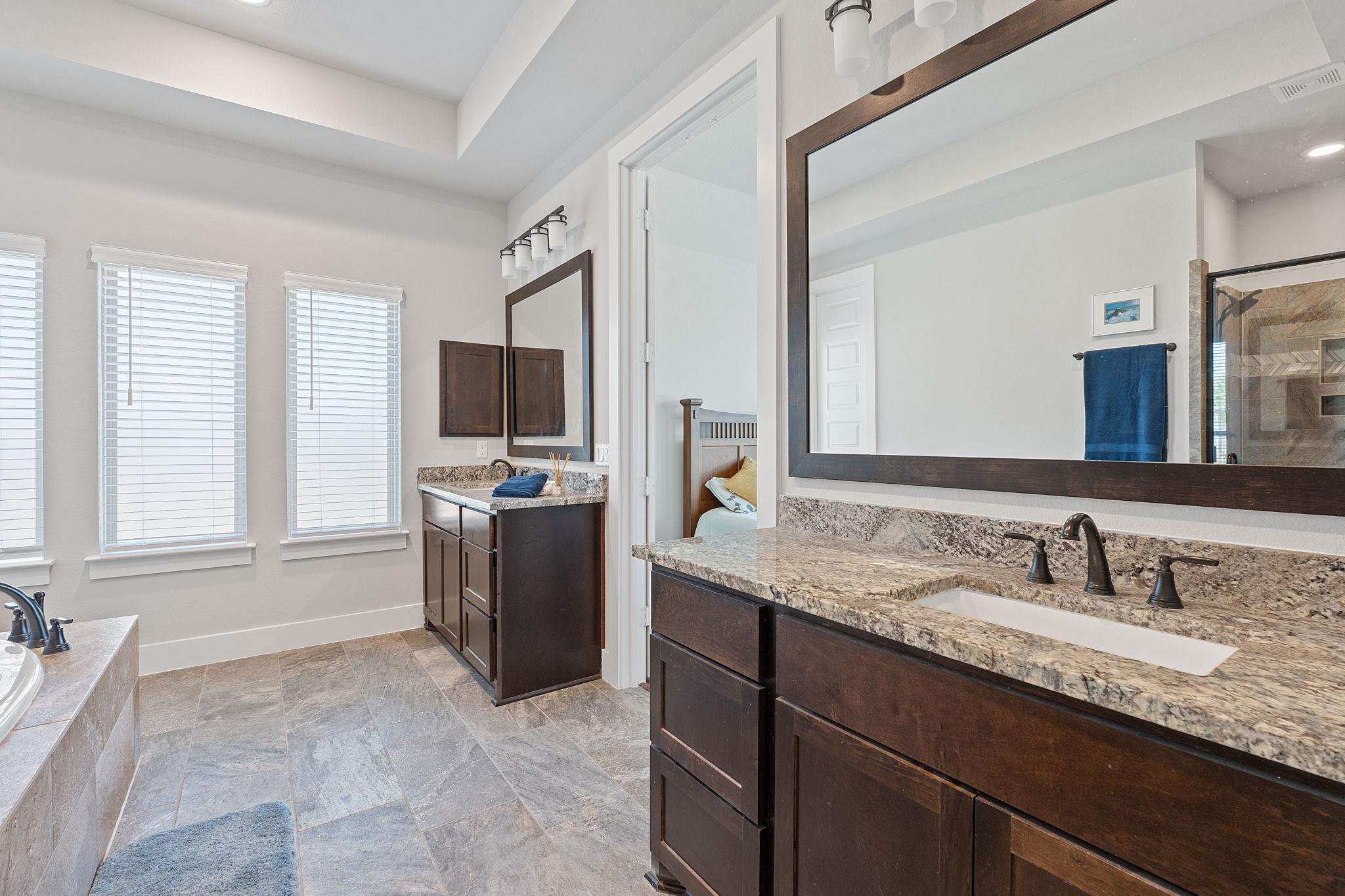 164 Mary Cornelia Cv, Buda, TX 78610