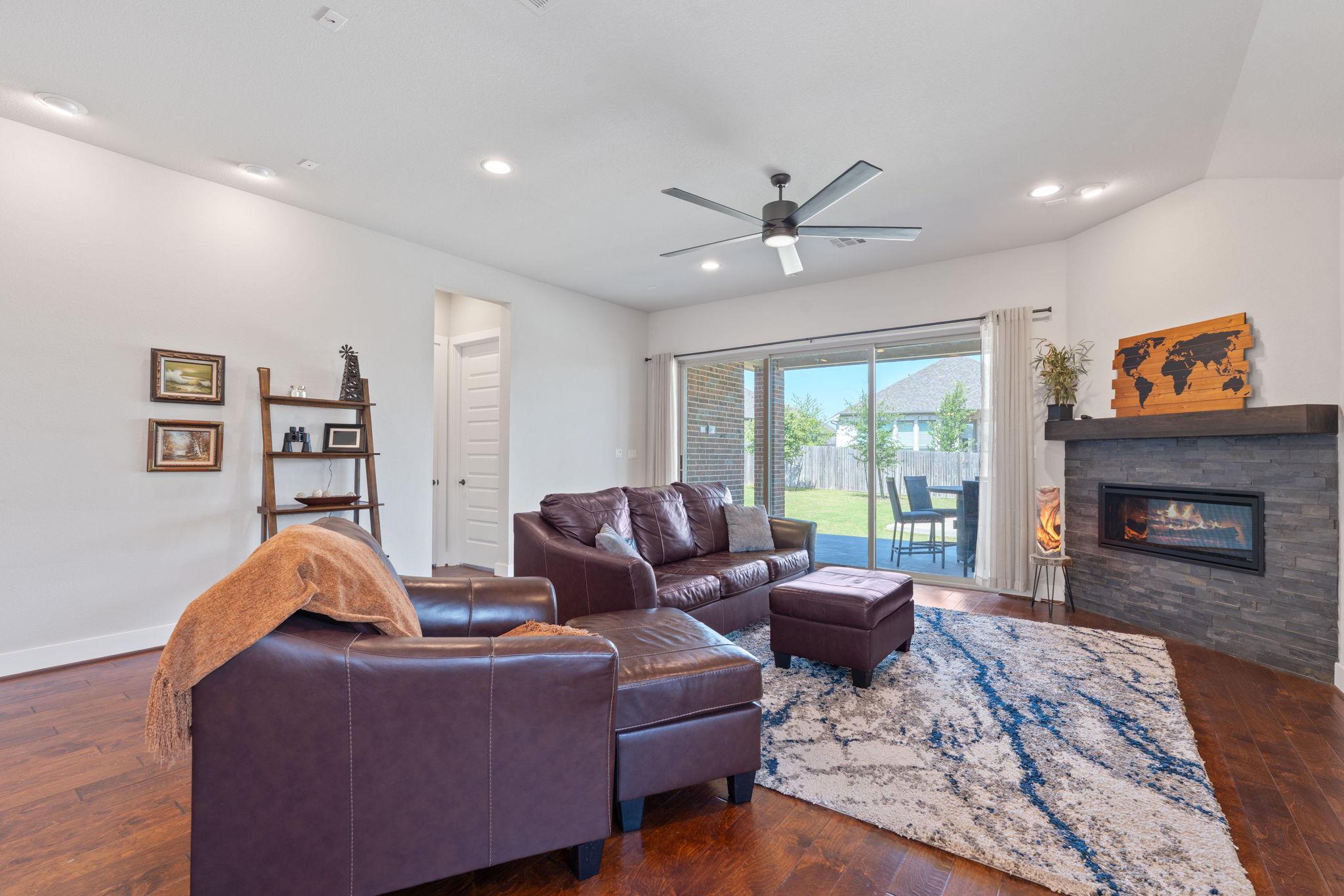 164 Mary Cornelia Cv, Buda, TX 78610