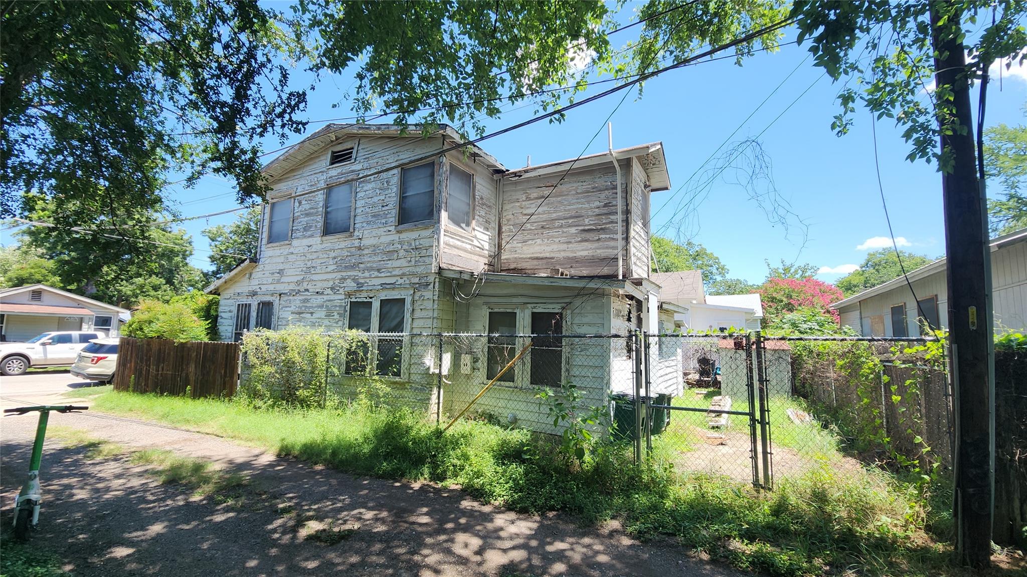 85 W Navasota St, Austin, TX 78702