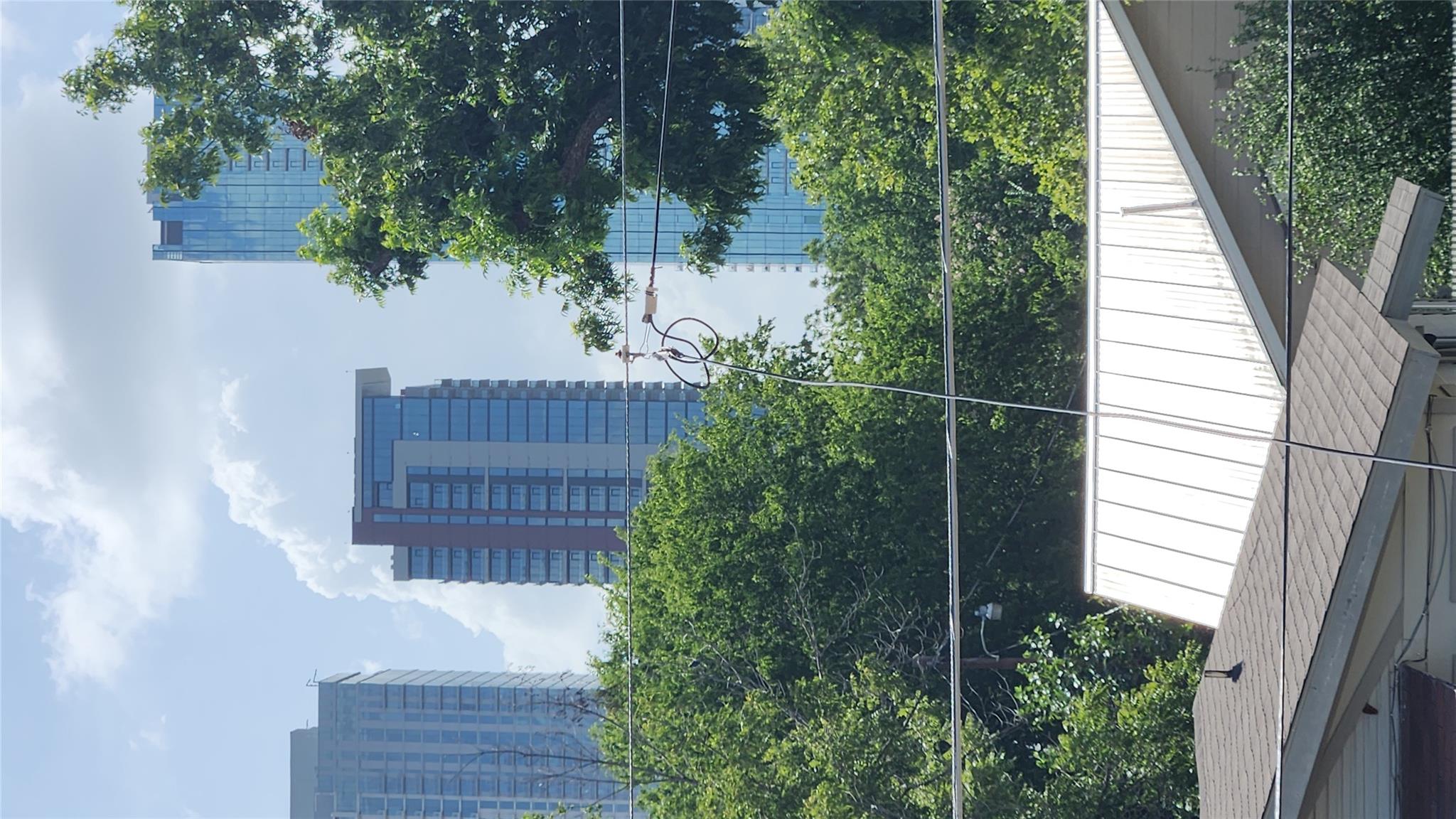 85 W Navasota St, Austin, TX 78702