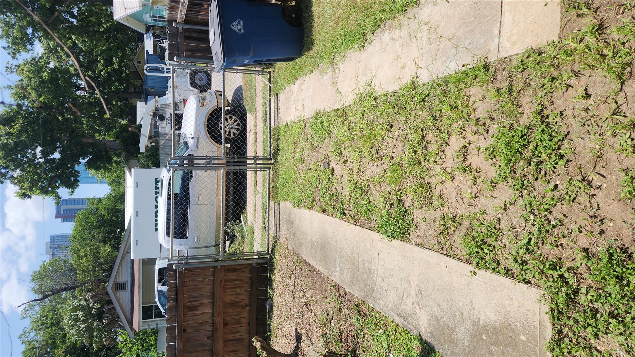 85 W Navasota St, Austin, TX 78702