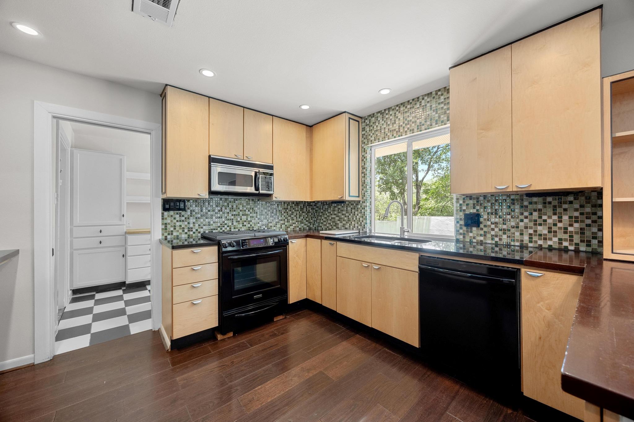 3518 Lakeland Dr, Austin, TX 78731