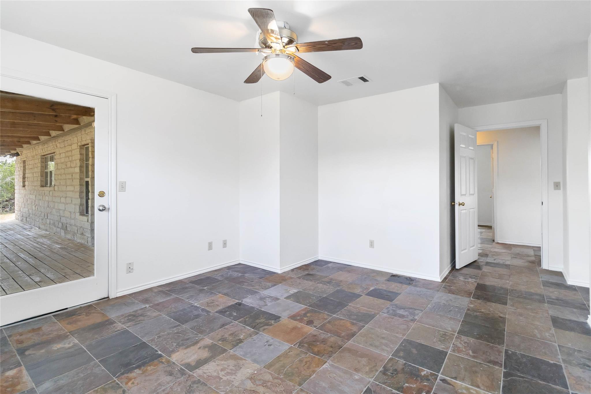 124 Turkey Trail Dr, San Marcos, TX 78666