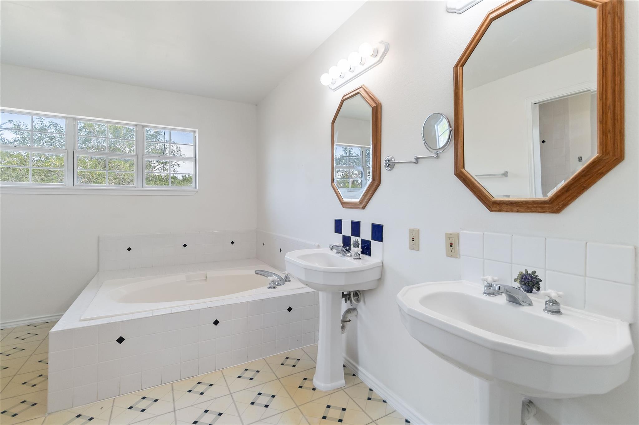 124 Turkey Trail Dr, San Marcos, TX 78666