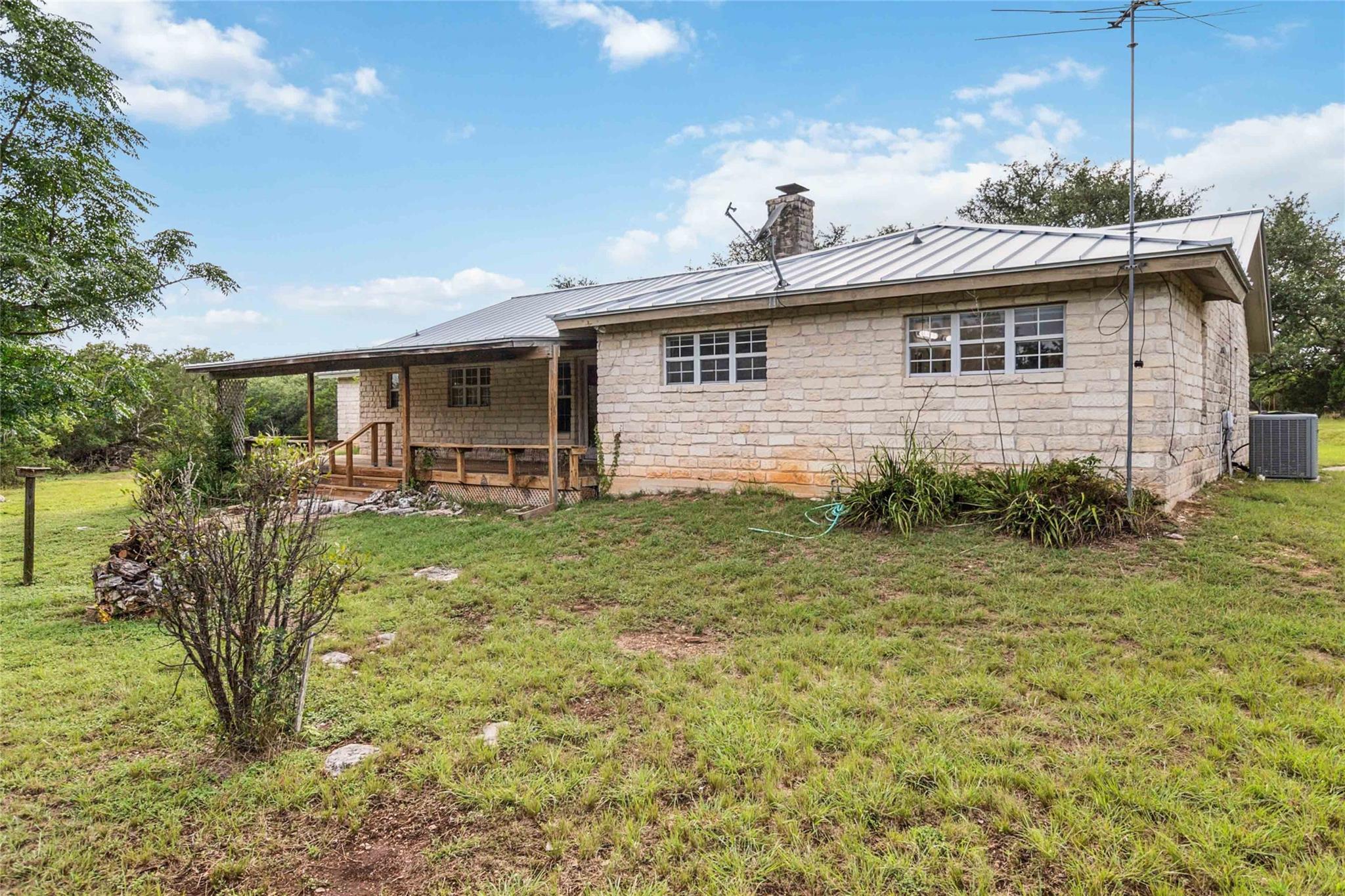 124 Turkey Trail Dr, San Marcos, TX 78666
