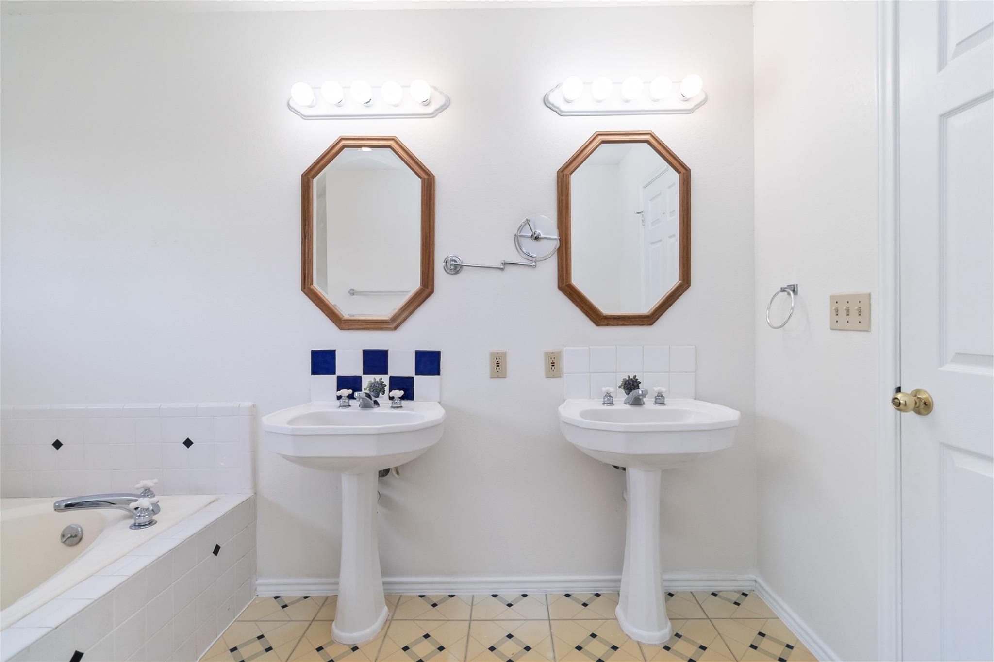 124 Turkey Trail Dr, San Marcos, TX 78666