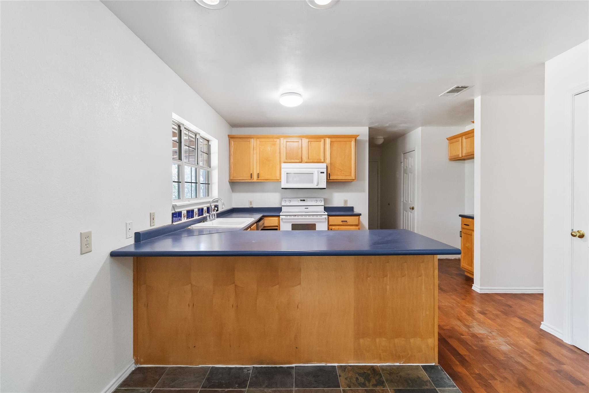 124 Turkey Trail Dr, San Marcos, TX 78666