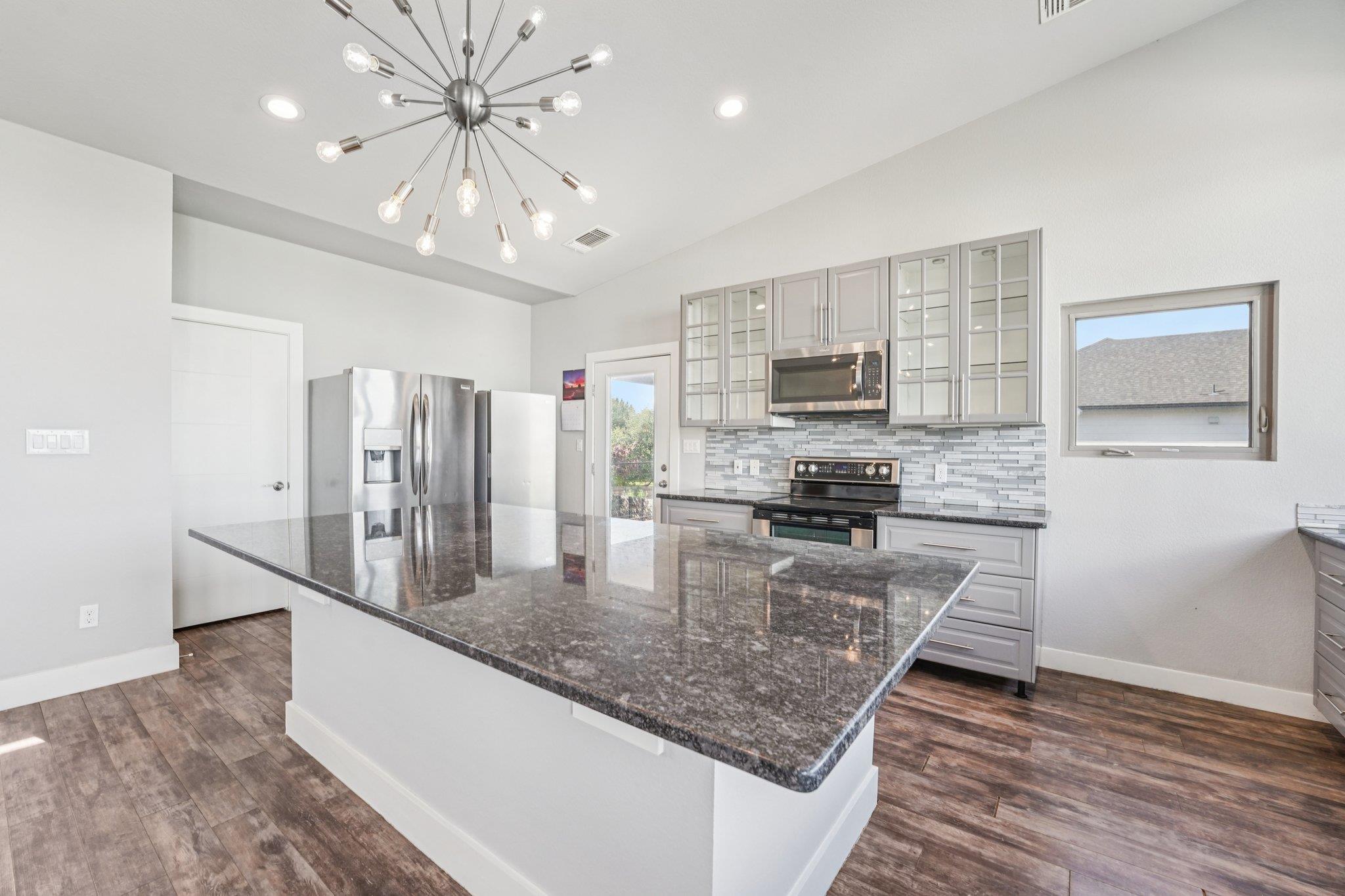 18812 Lakeland Dr, Lago Vista, TX 78645