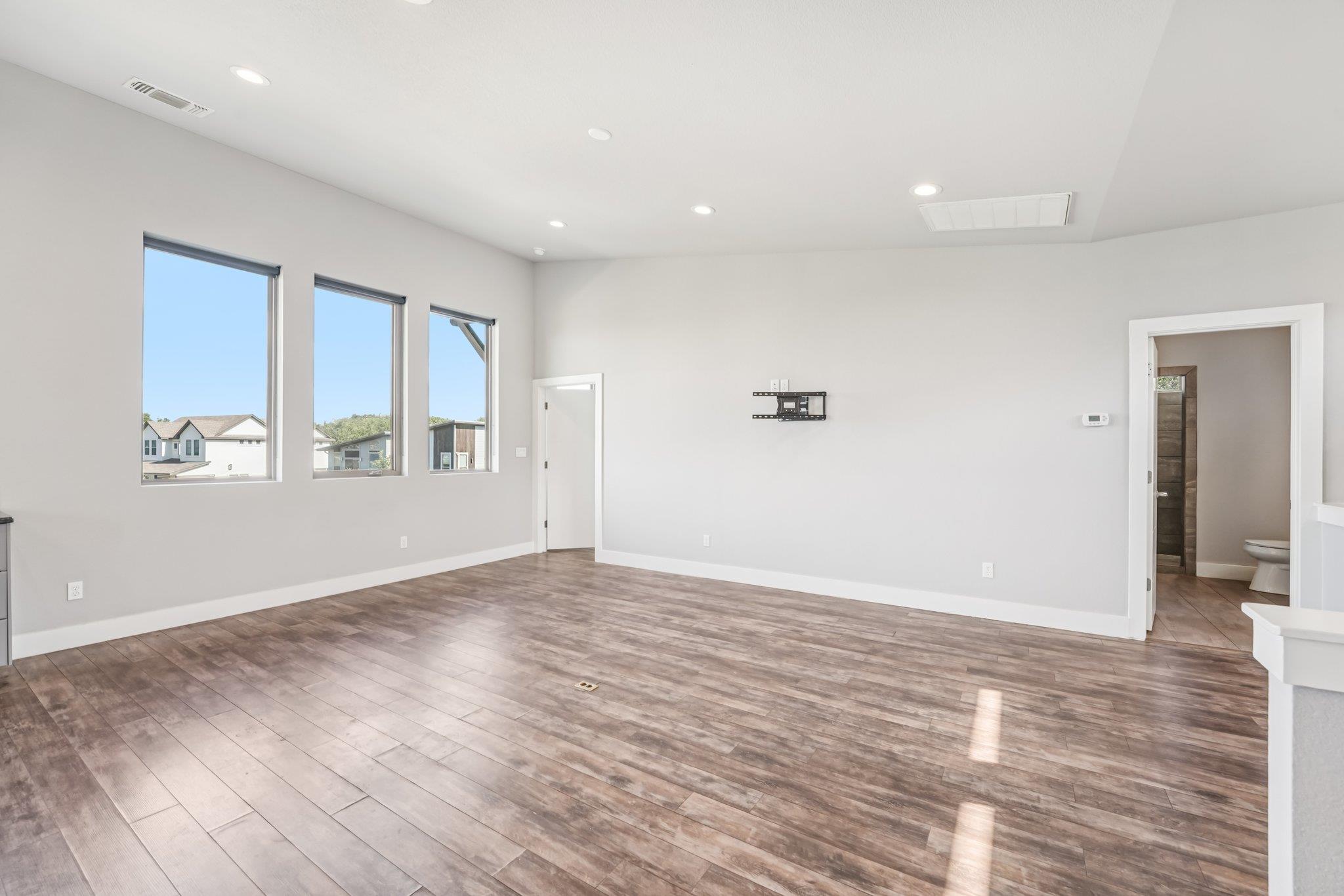 18812 Lakeland Dr, Lago Vista, TX 78645