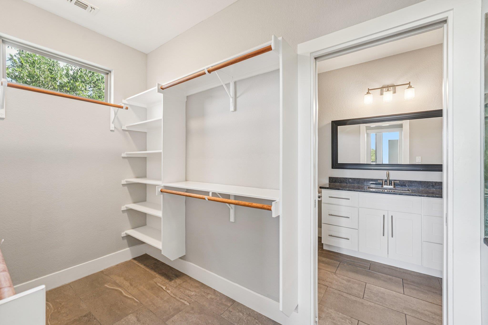 18812 Lakeland Dr, Lago Vista, TX 78645