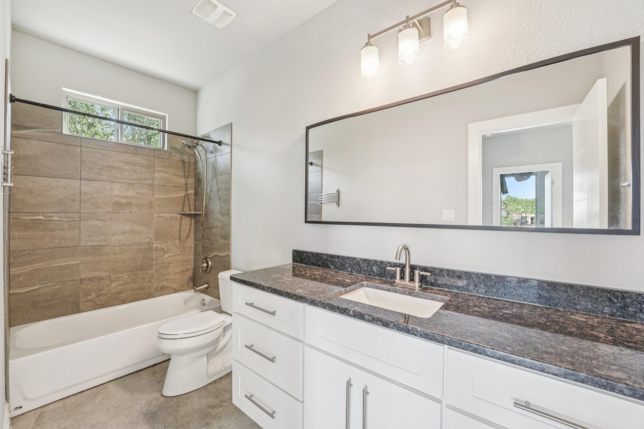 18812 Lakeland Dr, Lago Vista, TX 78645