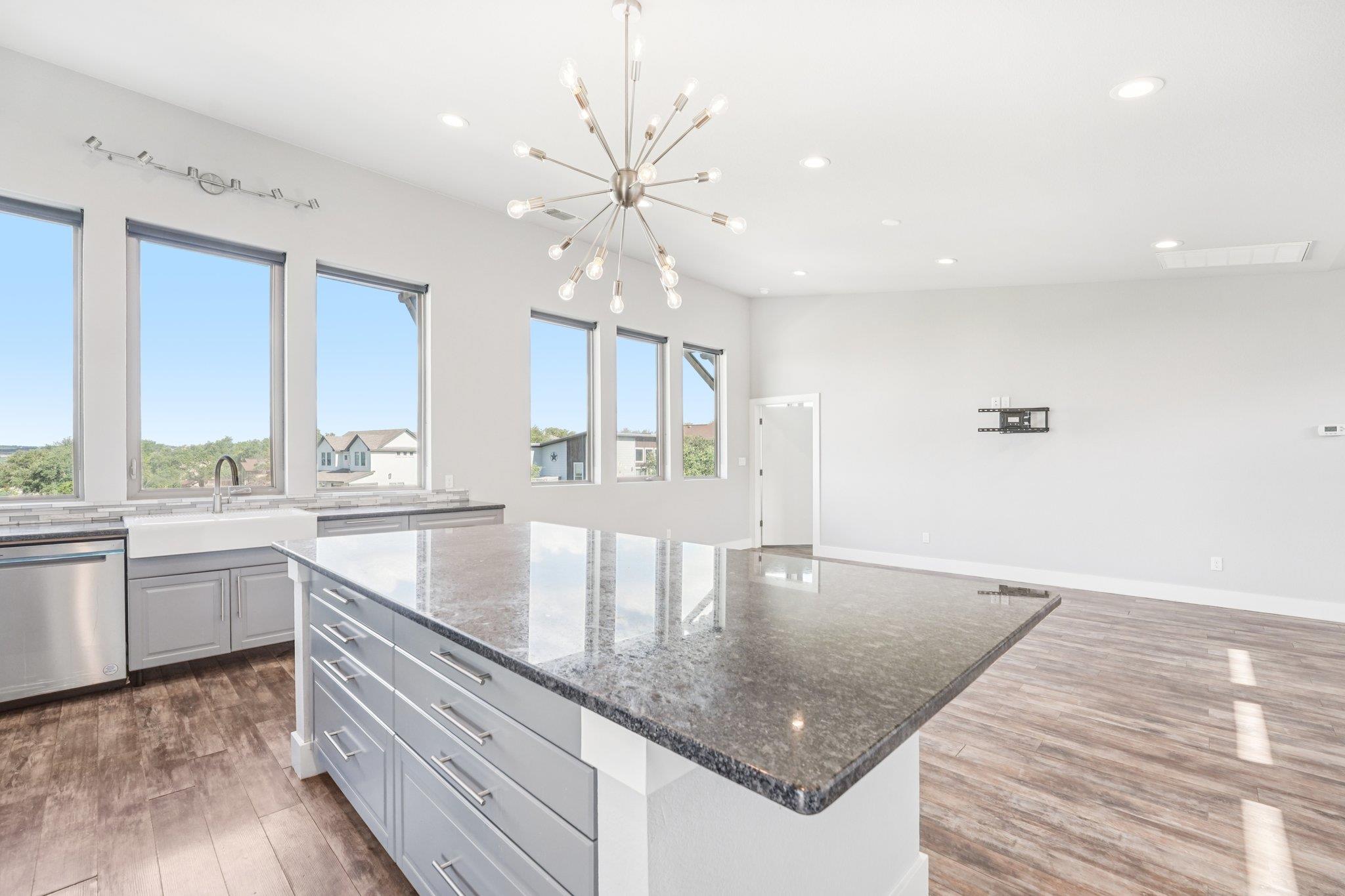 18812 Lakeland Dr, Lago Vista, TX 78645