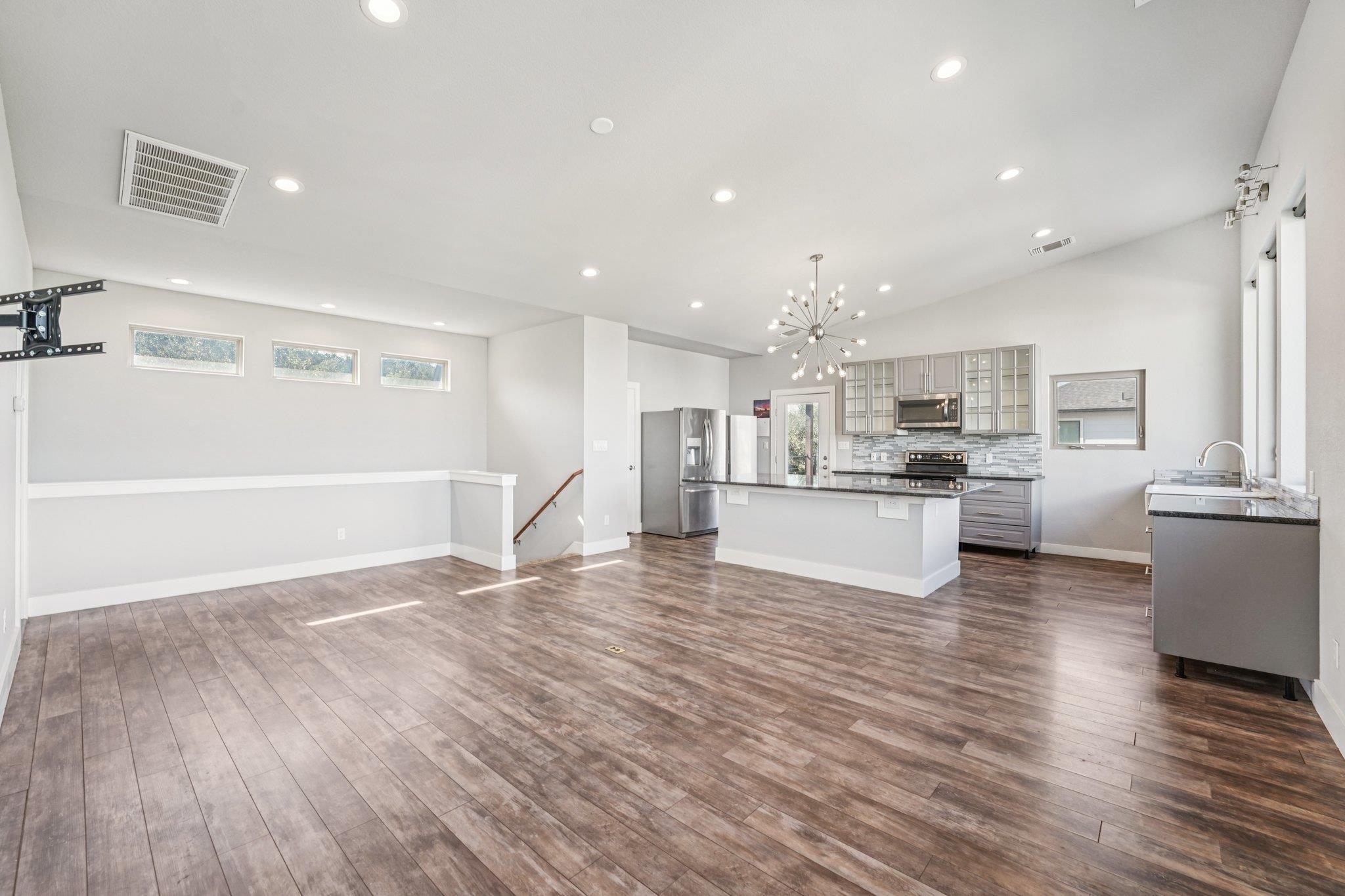 18812 Lakeland Dr, Lago Vista, TX 78645