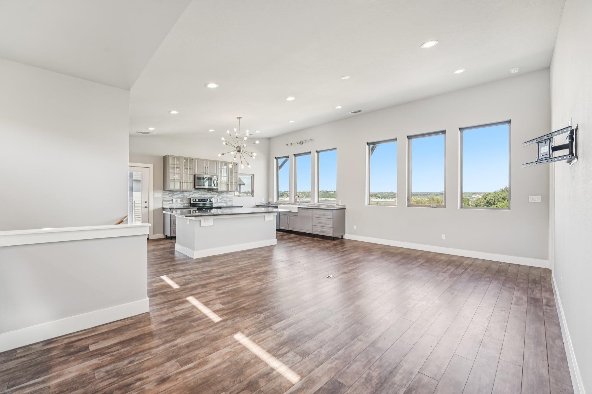 18812 Lakeland Dr, Lago Vista, TX 78645