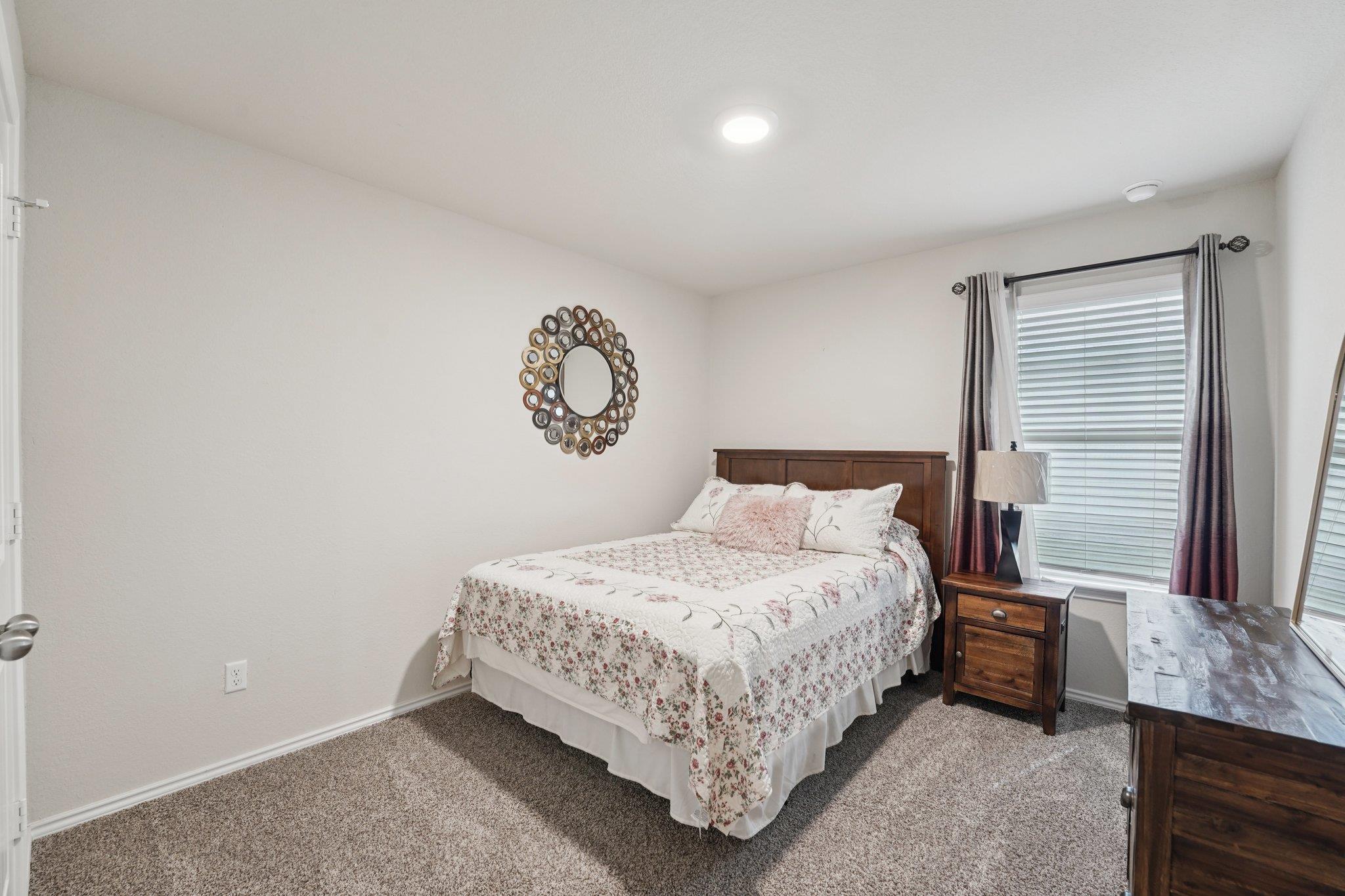 184 Pivot Dr, Taylor, TX 76574