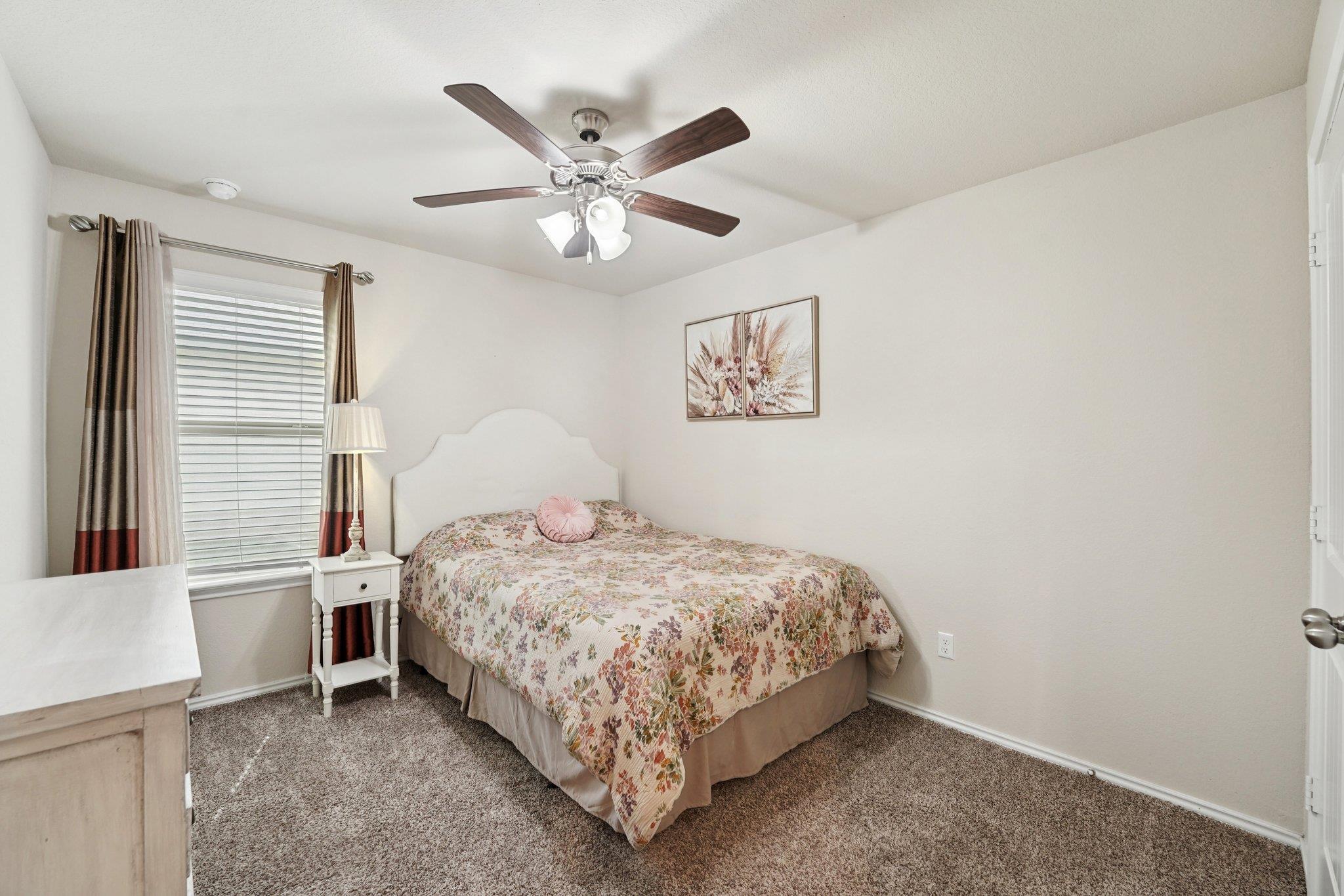 184 Pivot Dr, Taylor, TX 76574