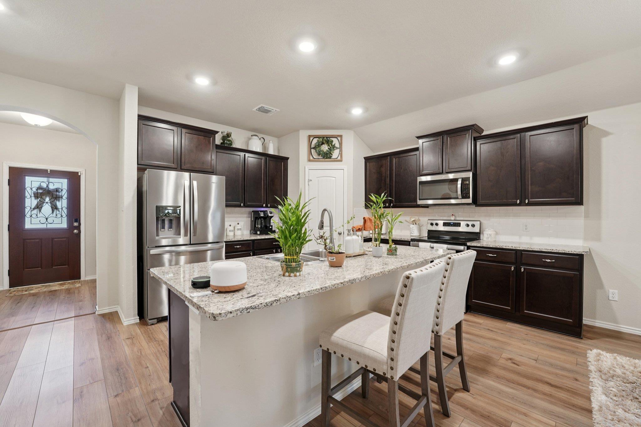184 Pivot Dr, Taylor, TX 76574